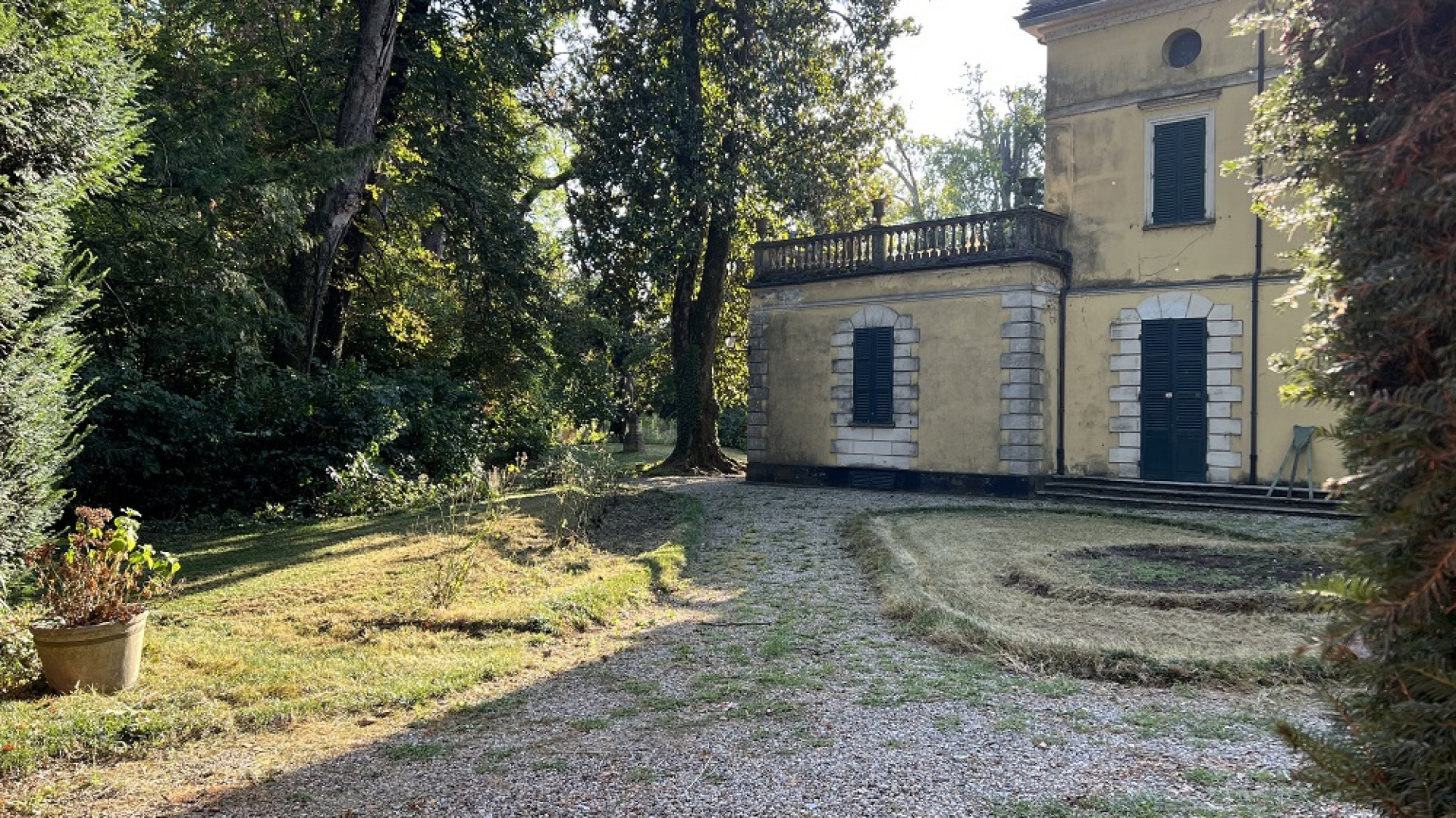 Un anno fa la chiusura di Villa Verdi, iter ancora fermo. "Necessari lavori urgenti"