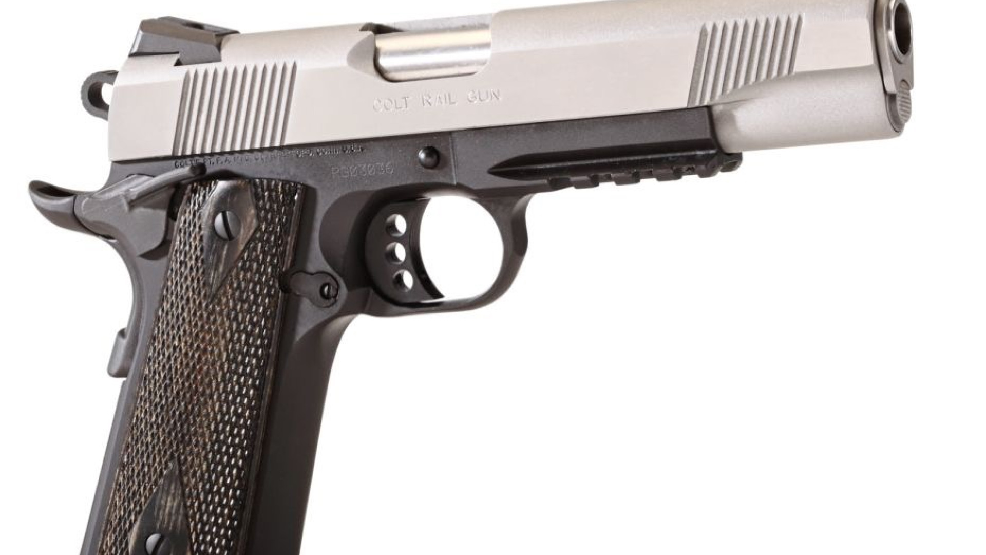 Ladri in azione ieri sera a Roncaglia: nel bottino anche una pistola