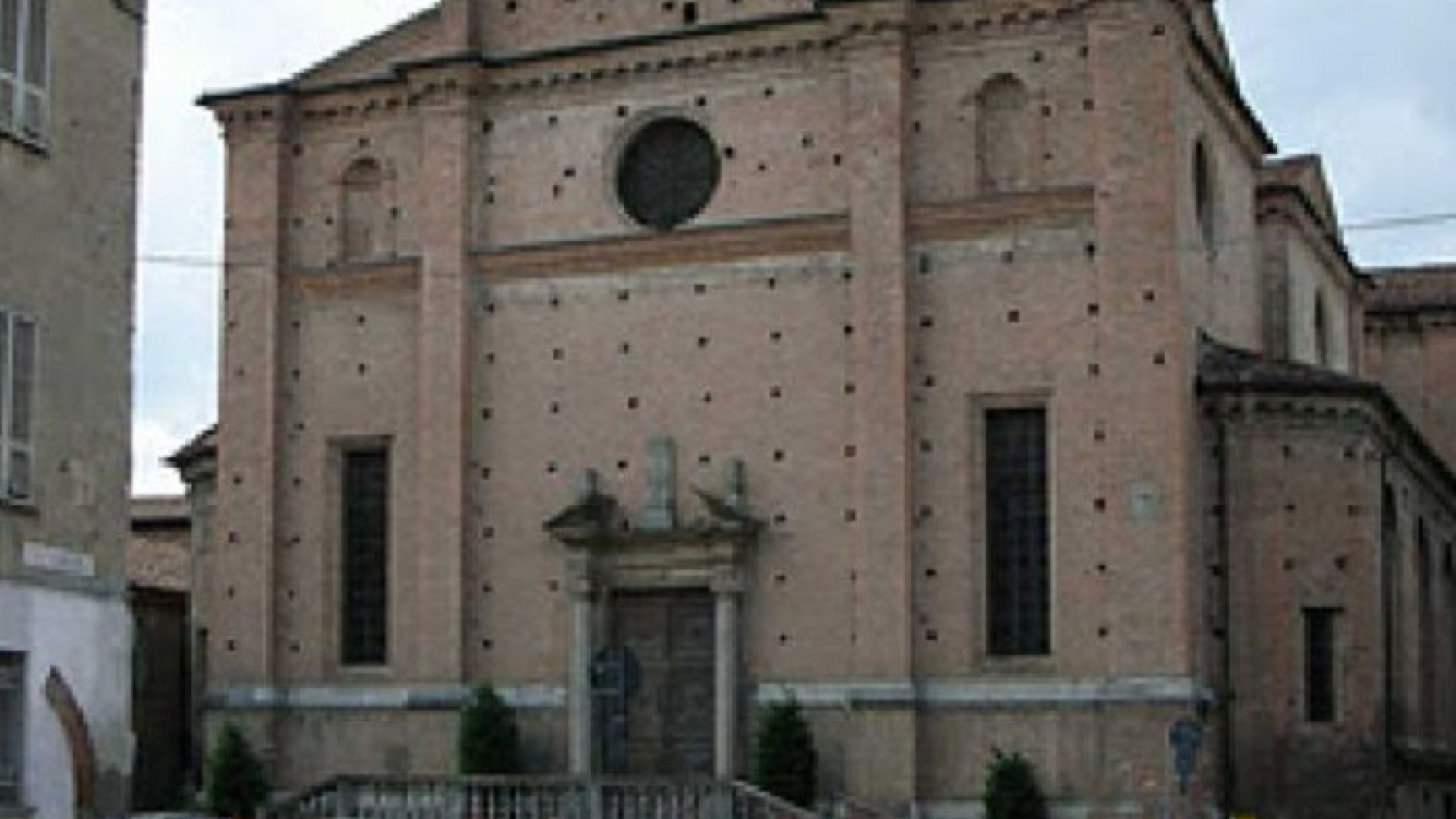 Protesta dei residenti: giro di vite alle soste in piazza San Sisto e San Sepolcro