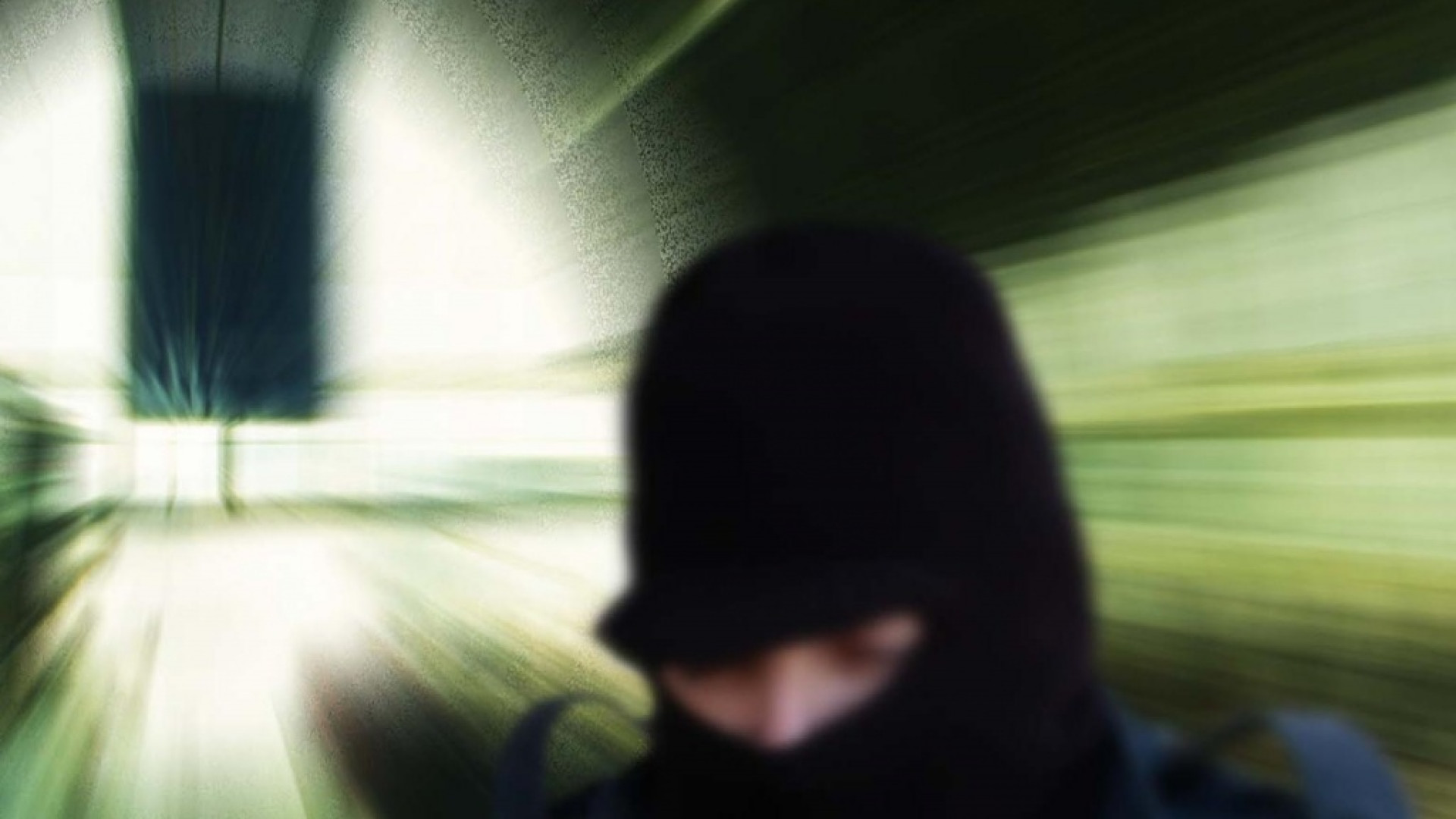 Via Rigolli, ladri scassinano la finestra di un bar, fuga a mani vuote