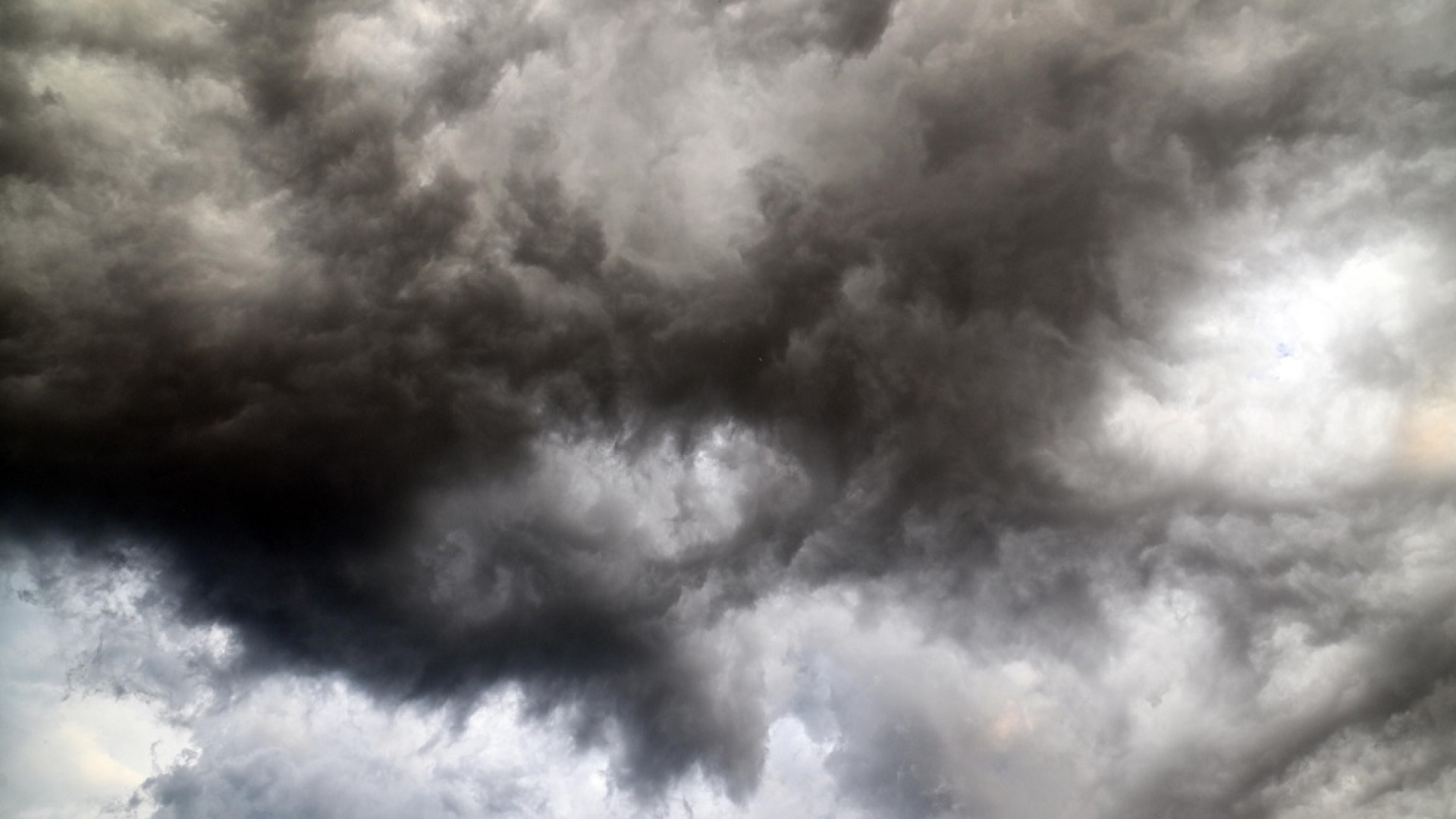 Allerta meteo nel Piacentino: "Domani temporali con possibili danni"