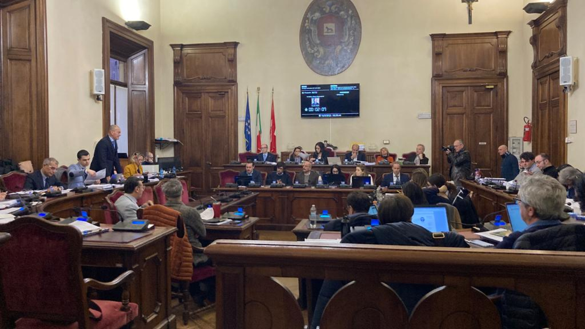 Maxi dibattito in consiglio, ripescati 50 emendamenti. Ma bilancio a rilento