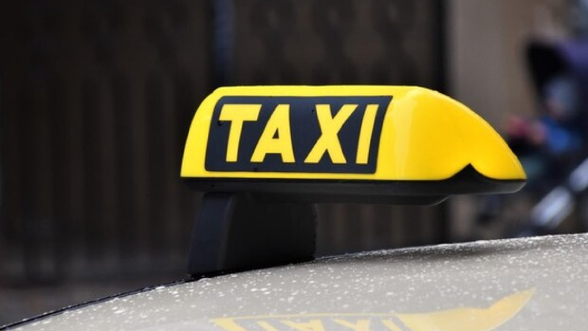 Amburgo verso emissioni zero: entrati in servizio i primi 25 taxi a idrogeno