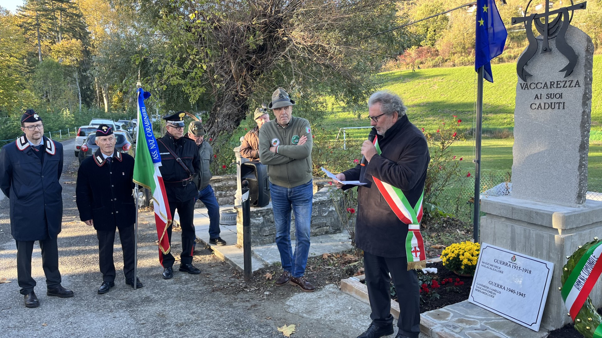 Vicino al cippo a Vaccarezza le pietre con i proiettili. "C'è ancora spazio per altri nomi"