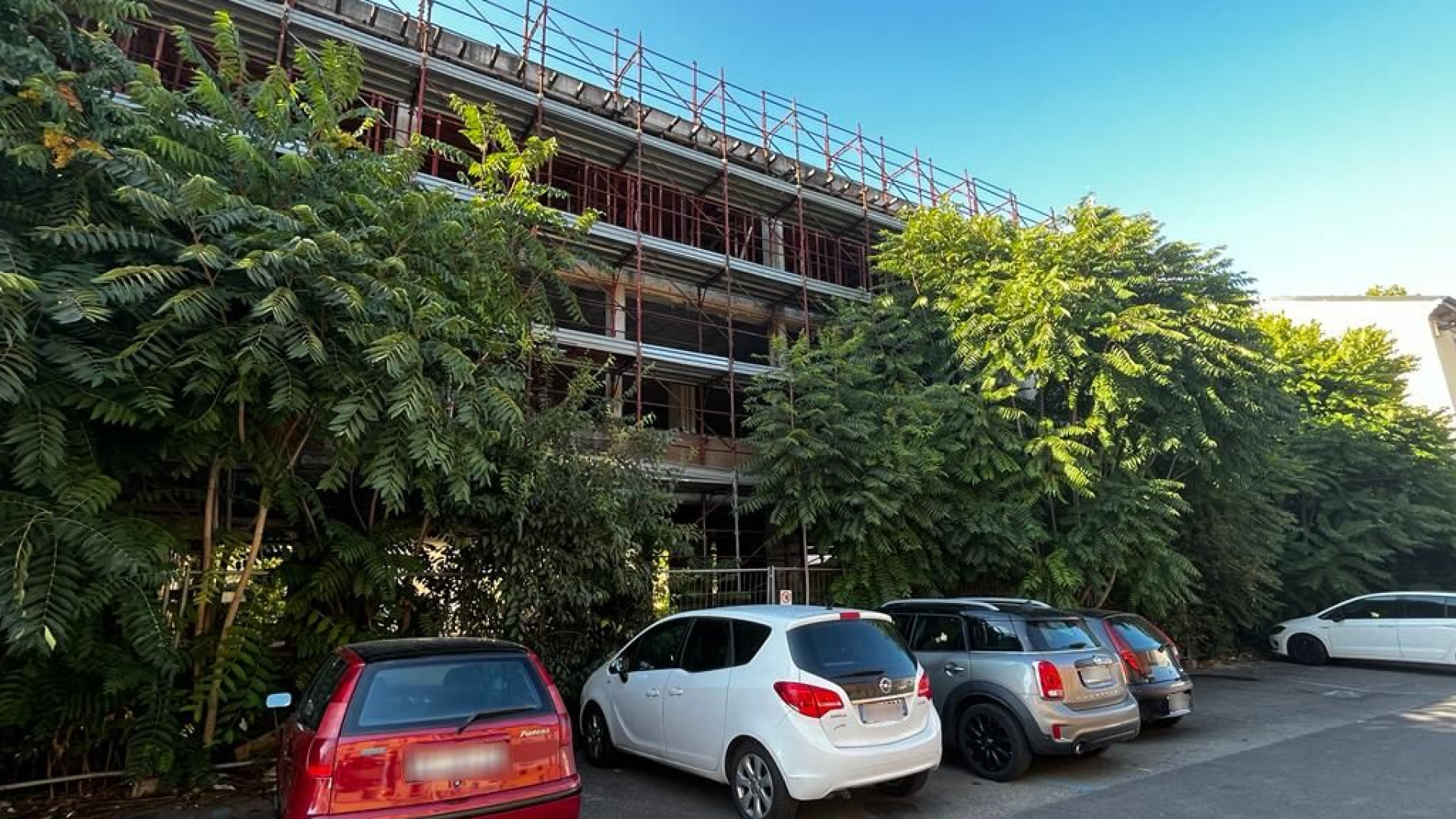 Nessuno compra lo scheletro di via X Giugno: deserta anche la terza asta