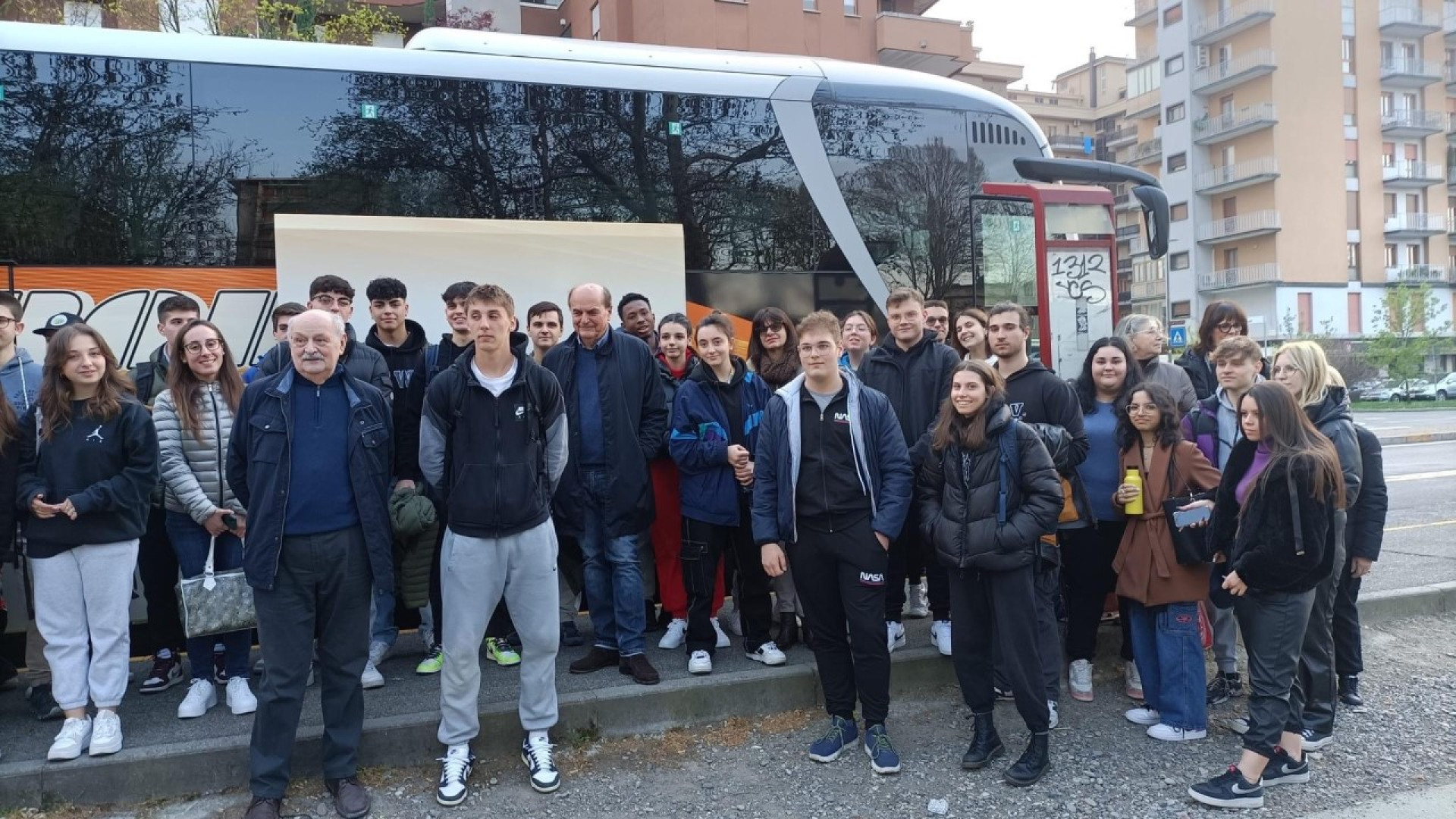 Tra emozioni e storia. Iniziato il viaggio della memoria dei 50 studenti piacentini