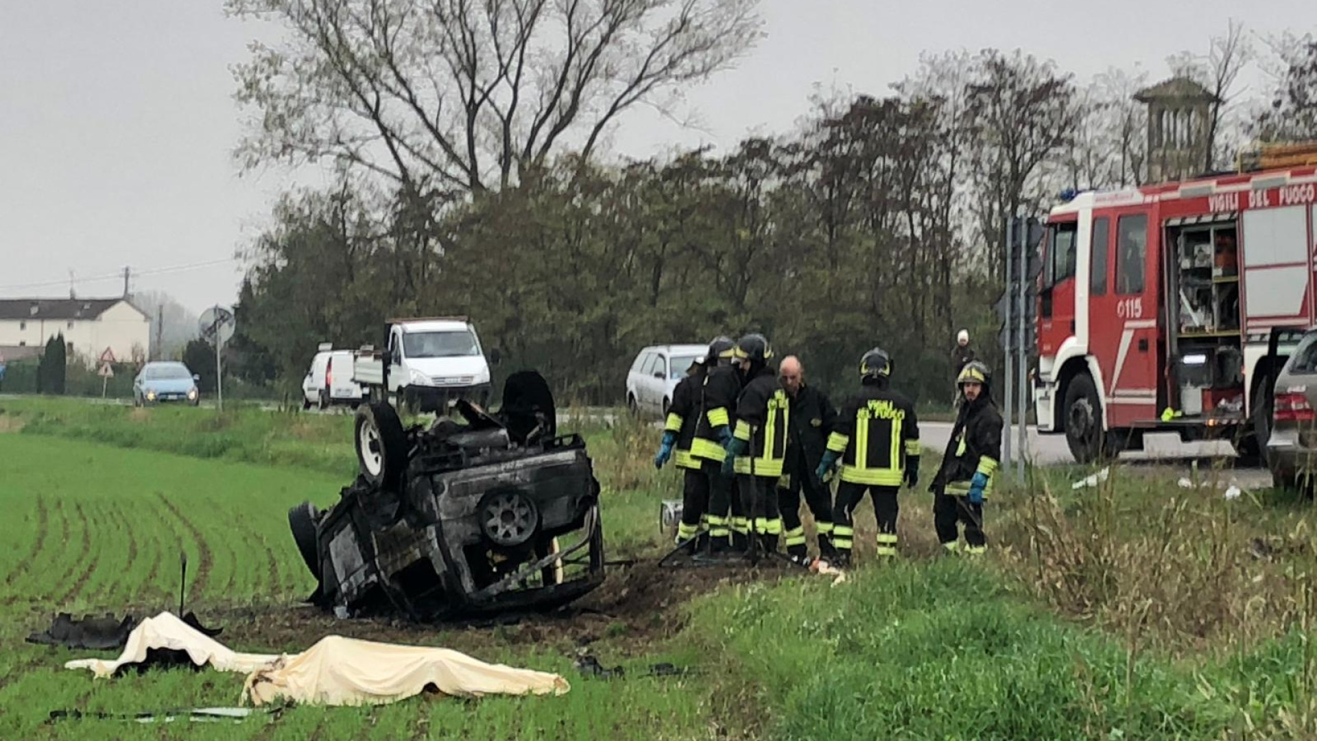 Tragico incidente a San Giorgio: lo schianto e poi le fiamme, due persone perdono la vita