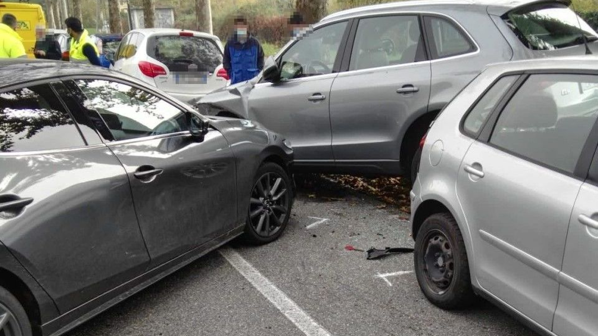 Carambola di auto in via Tramello, sul posto la Polizia municipale