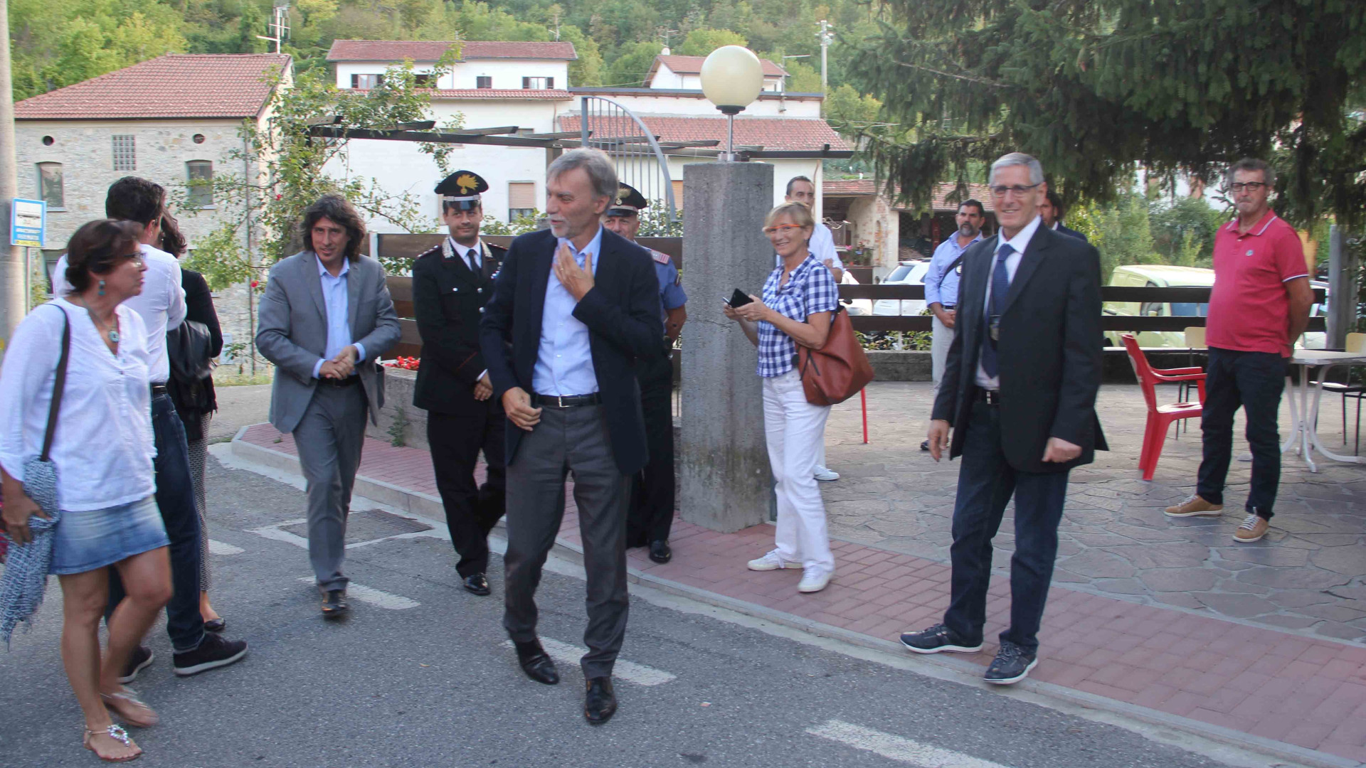 Il ministro Delrio premiato a Cerignale: "A giorni i lavori sulla 45"