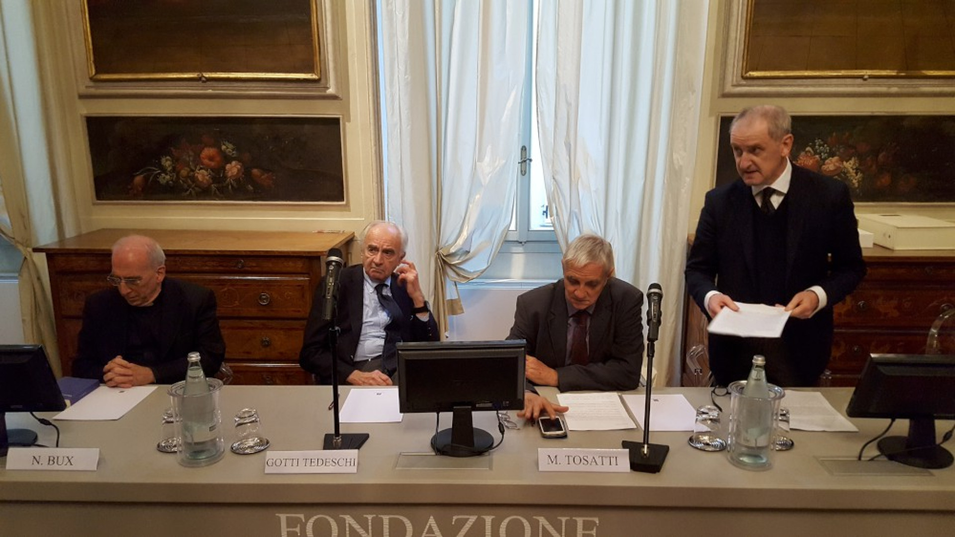 "La nave nella tempesta", incontro sul destino della Chiesa Cattolica