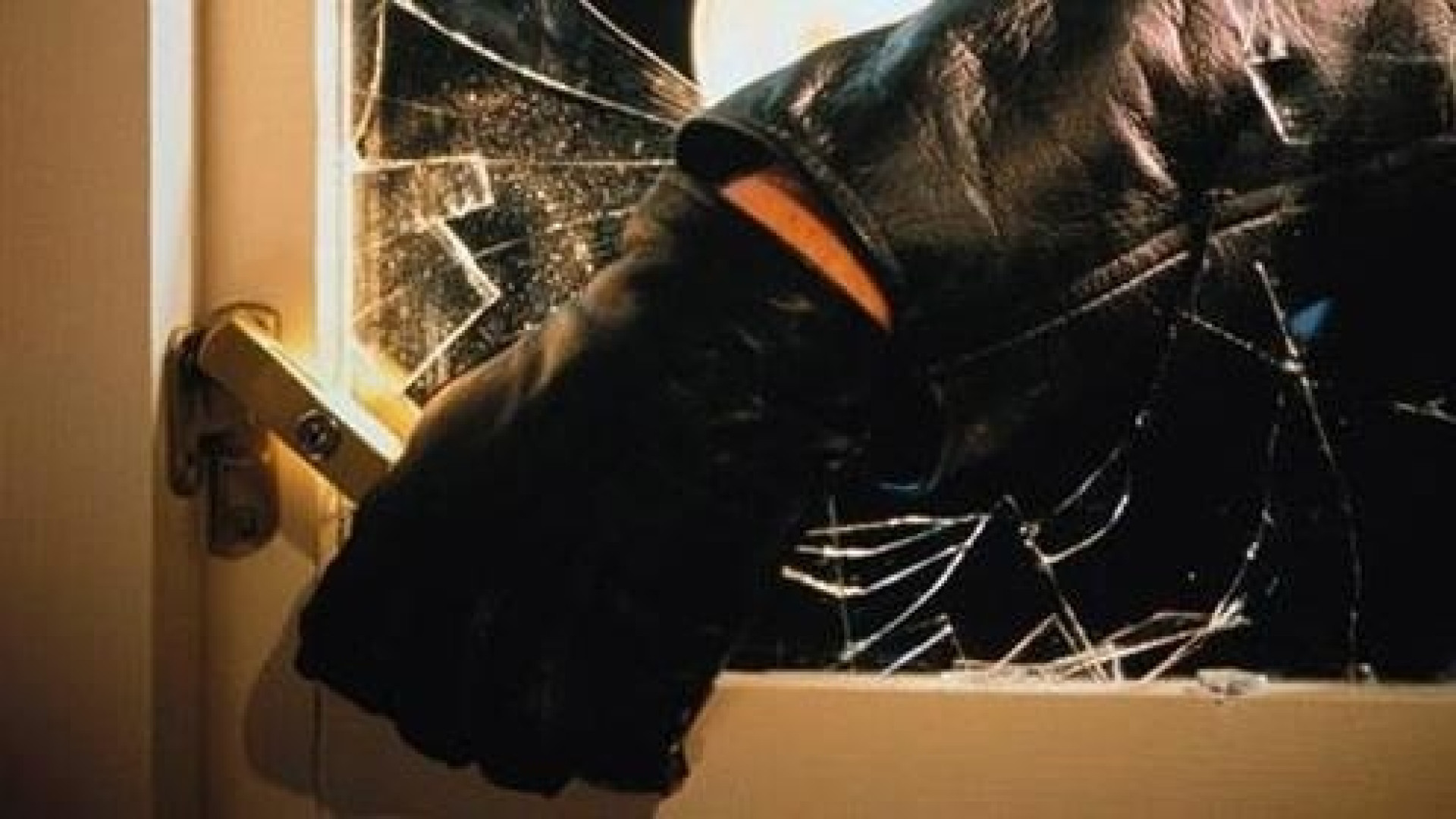 Intrusi nella sede di Motoclub e Amici dell'Hospice: locali a soqquadro e danni