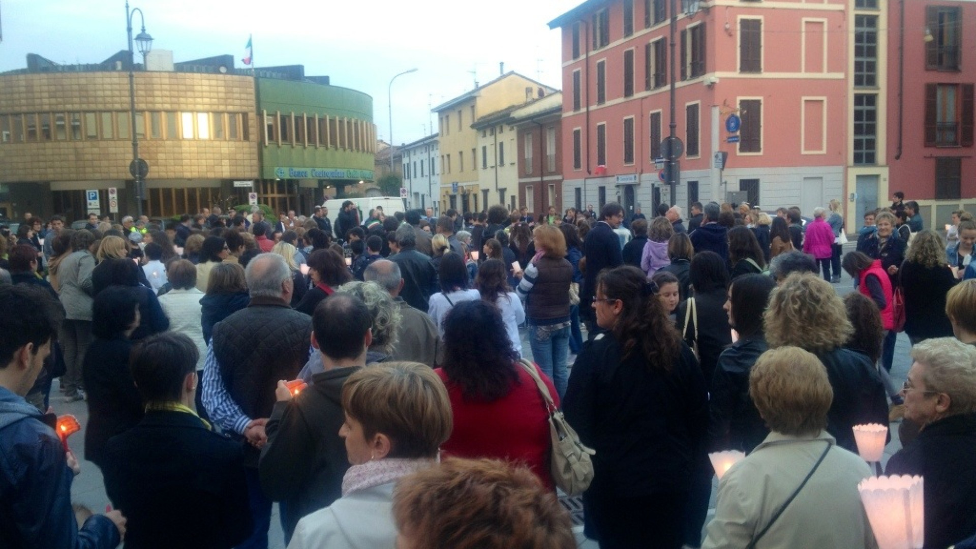 Guardamiglio, Angelica uccisa da 30 coltellate. Oggi i funerali
