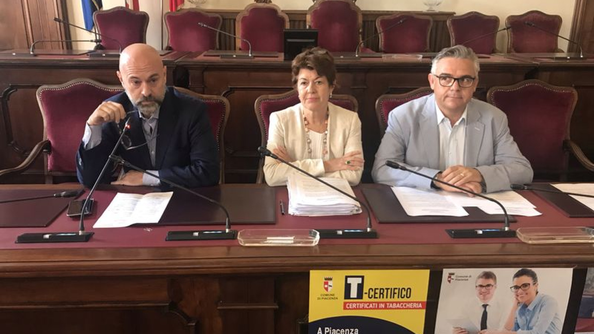 In 6 mesi 28mila certificati cartacei: il Comune aggiunge 7 servizi on line