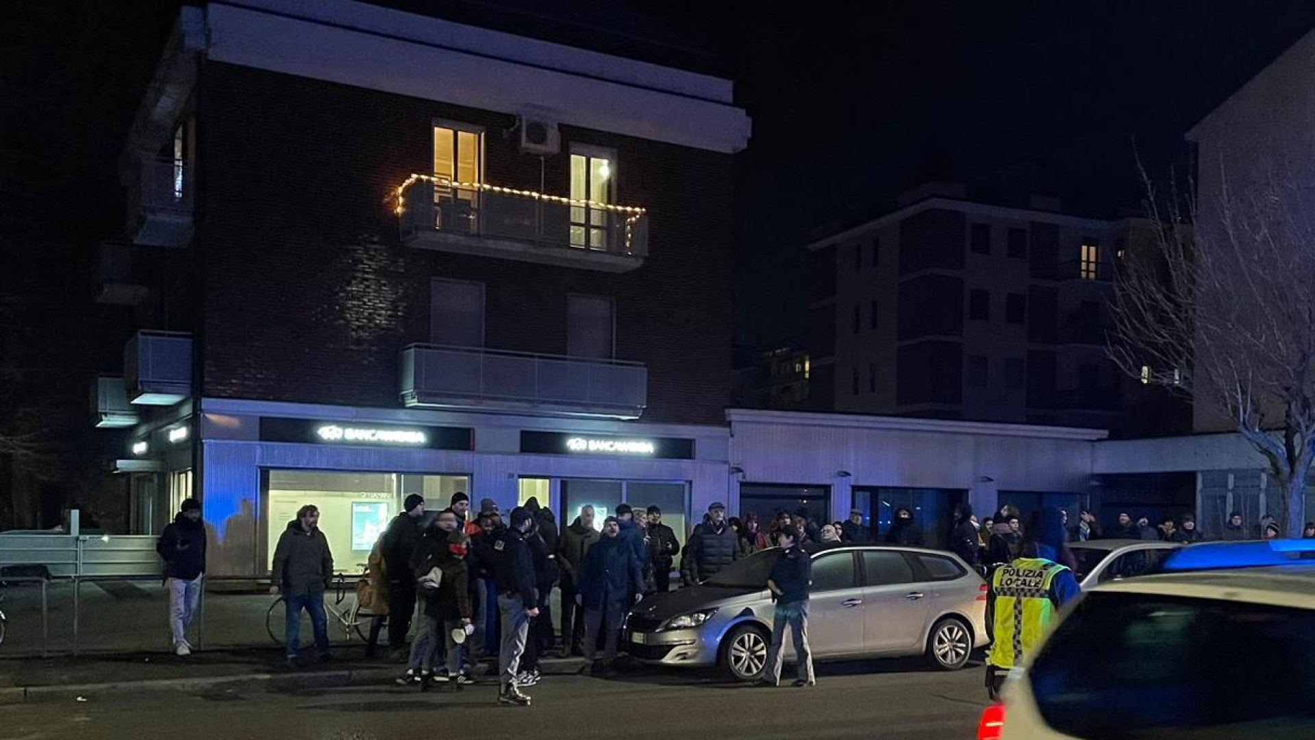 Tensioni al cinema President per il generale Vannacci, un ferito con una cinghiata