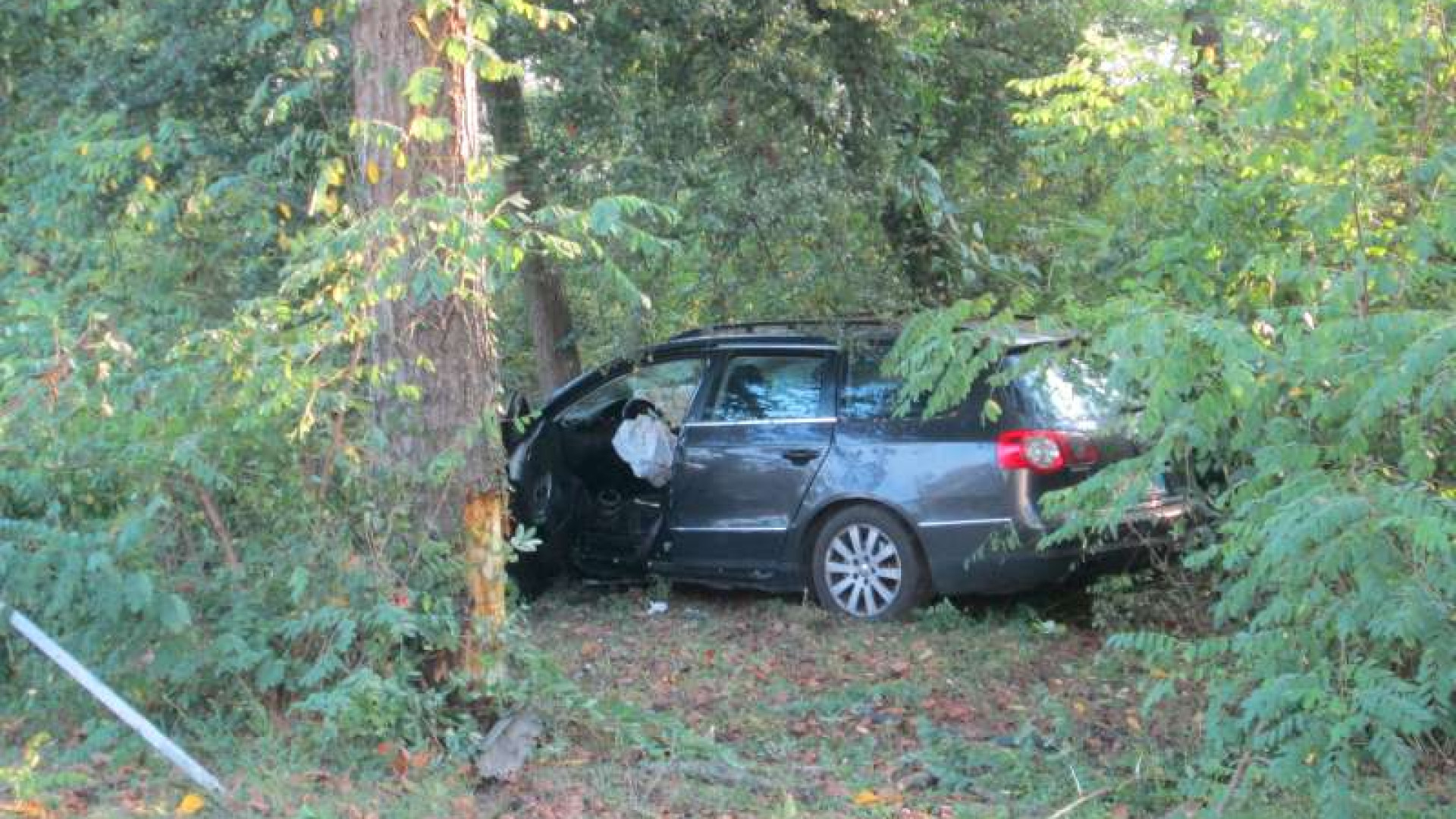 Maresciallo esce di strada con l'auto: non pare grave, poi muore