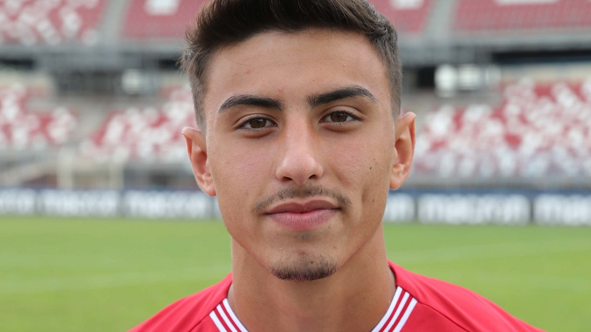 Piace, saluta Matteo Siano: attaccante girato in prestito al Gozzano