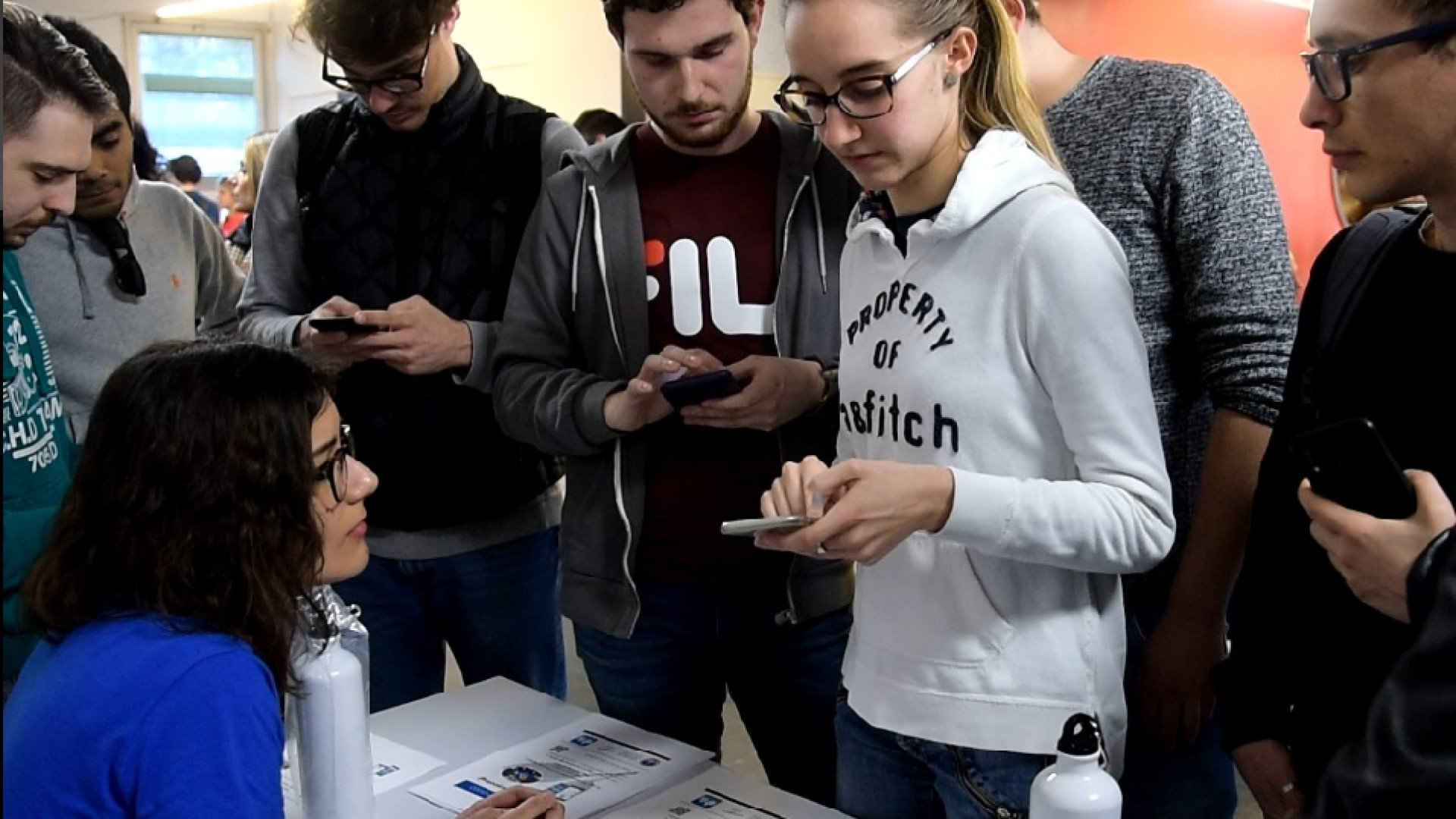 Lotta all'inquinamento: alla Cattolica i ragazzi arrivano grazie ai "passaggi" degli altri studenti