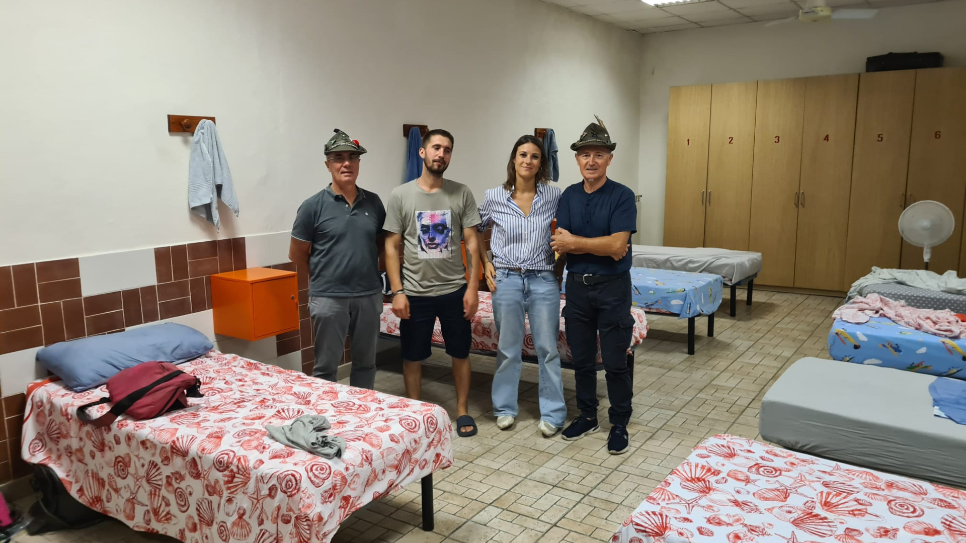 Rifugio Segadelli, coperte in dono dalla Fondazione Grillo e dagli alpini