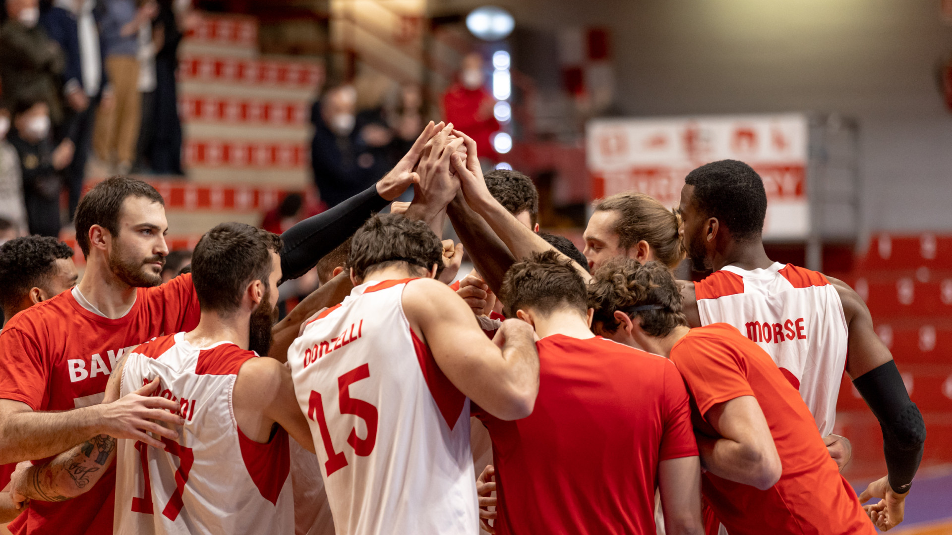 Il mondo del basket ricorda Beccari: oggi lutto al braccio e minuto di silenzio