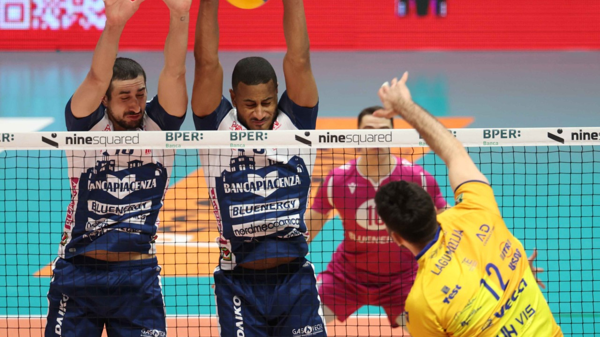 La Gas Sales vive di fiammate: Modena è concreta e vince 3-2 gara 1 dei quarti di finale