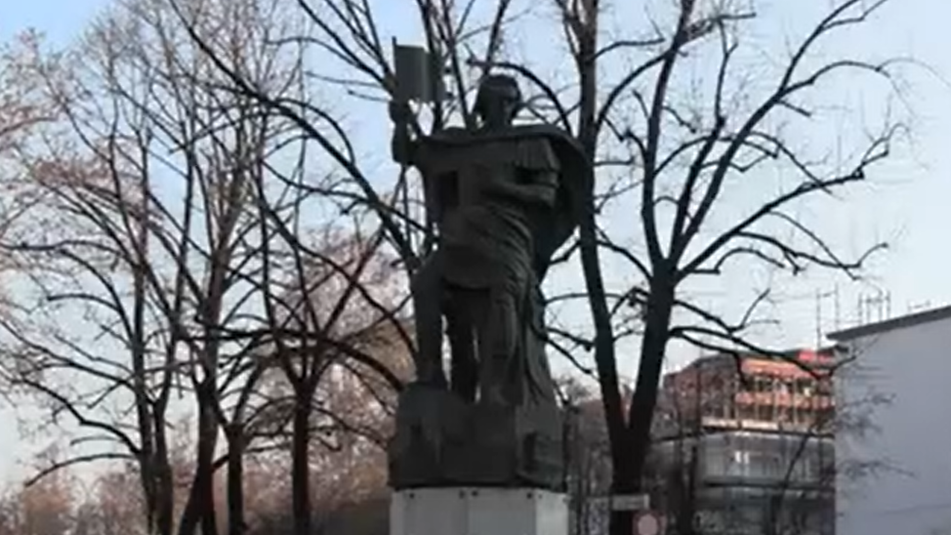 Si rompe il meccanismo, la statua di Sant'Antonino continua a girare IL VIDEO