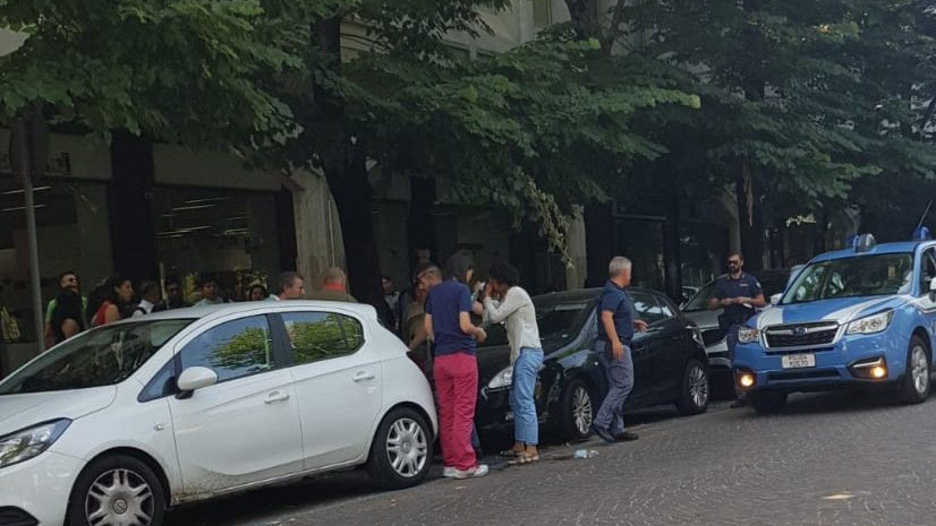 Lite per un parcheggio, donna aggredita con lo spray  urticante in via dei Mille