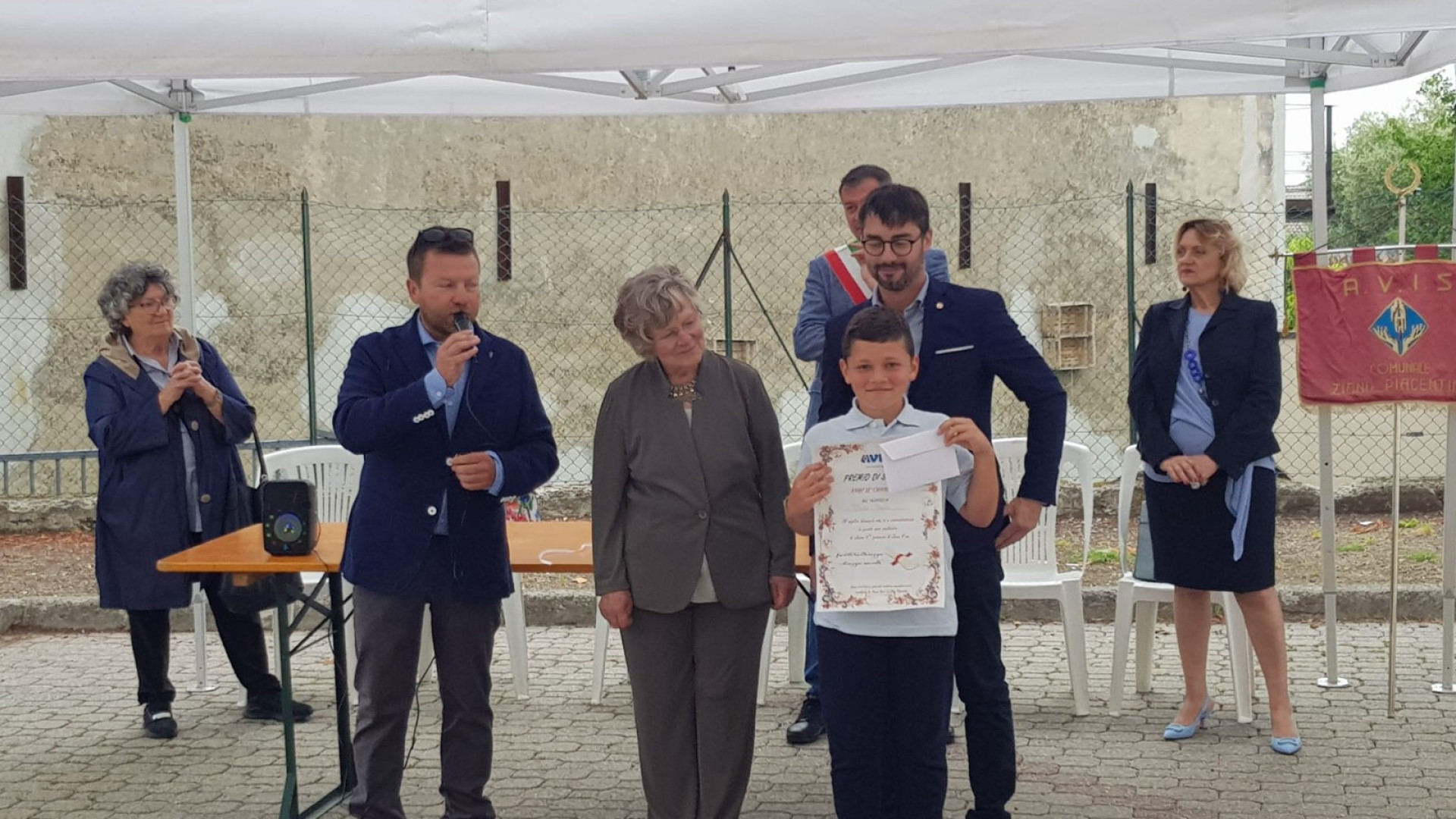 Ziano, al piccolo Oscar Bigoni la borsa di studio dell'Avis per meriti scolastici