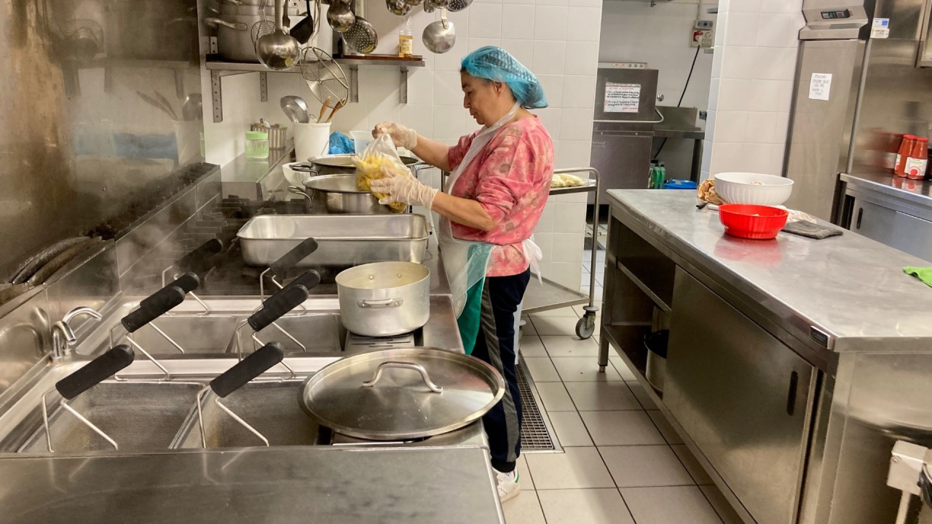 Anolini e arrosto domani alla Caritas: "Attesi almeno 80 senzatetto in mensa a Natale"