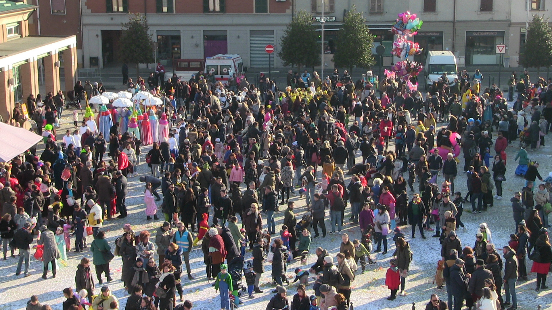Tra maschere e sprelle, in centinaia al carnevale dell'Unione ValNure ValChero
