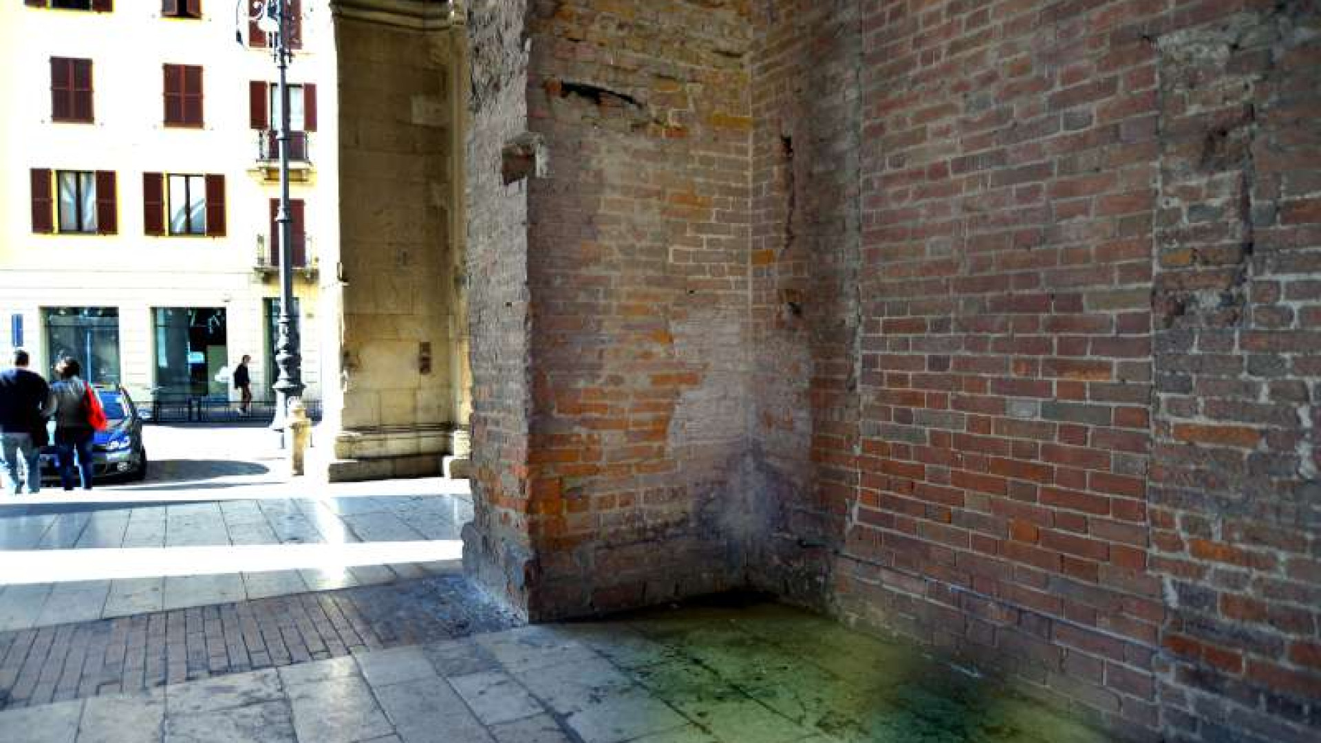 Gotico, degrado nella scala. Girometta: "Chiuderla di notte con un cancello"