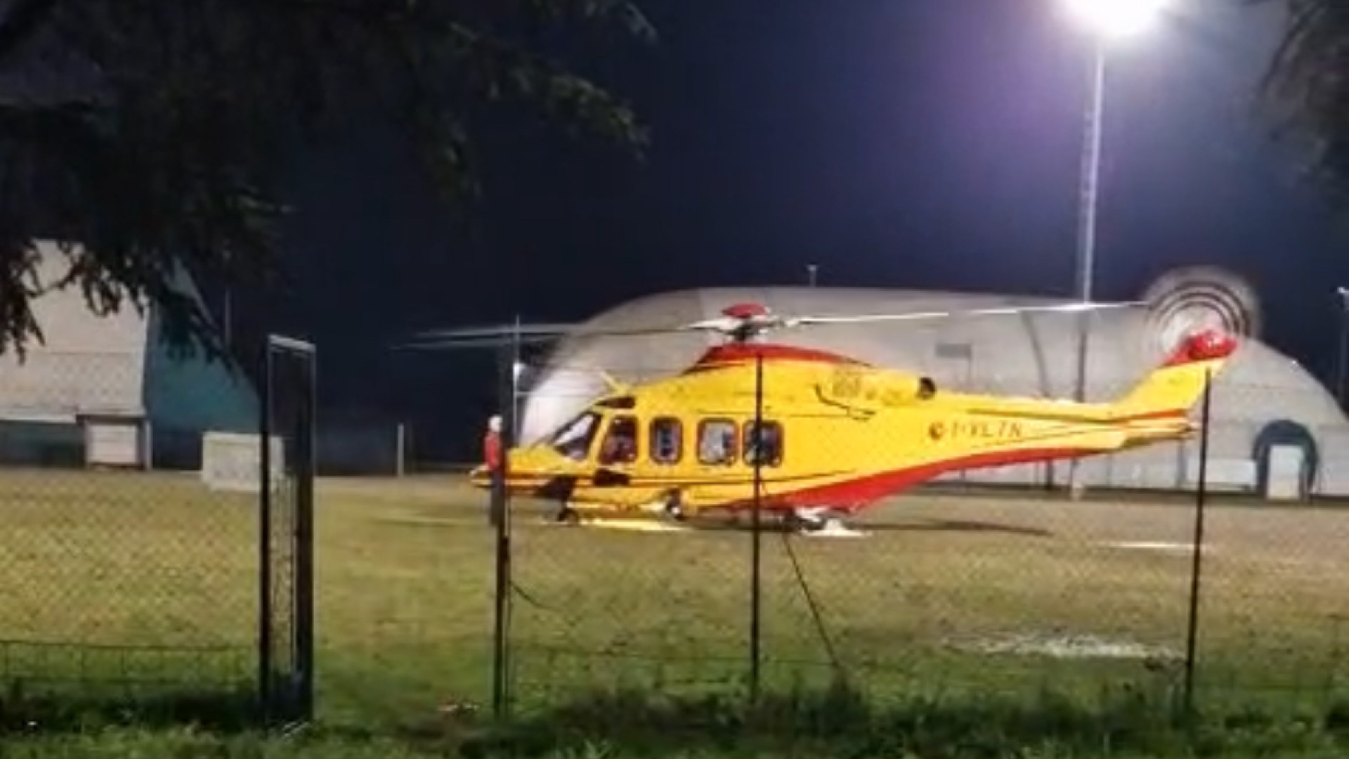 Uomo investito a Fontana Fredda: è gravissimo, in eliambulanza a Parma