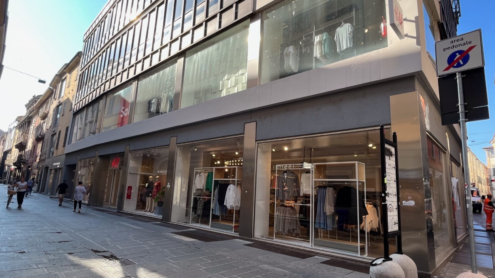 H&M conferma la chiusura a ottobre. Sindacati: "Ferita per il centro storico"