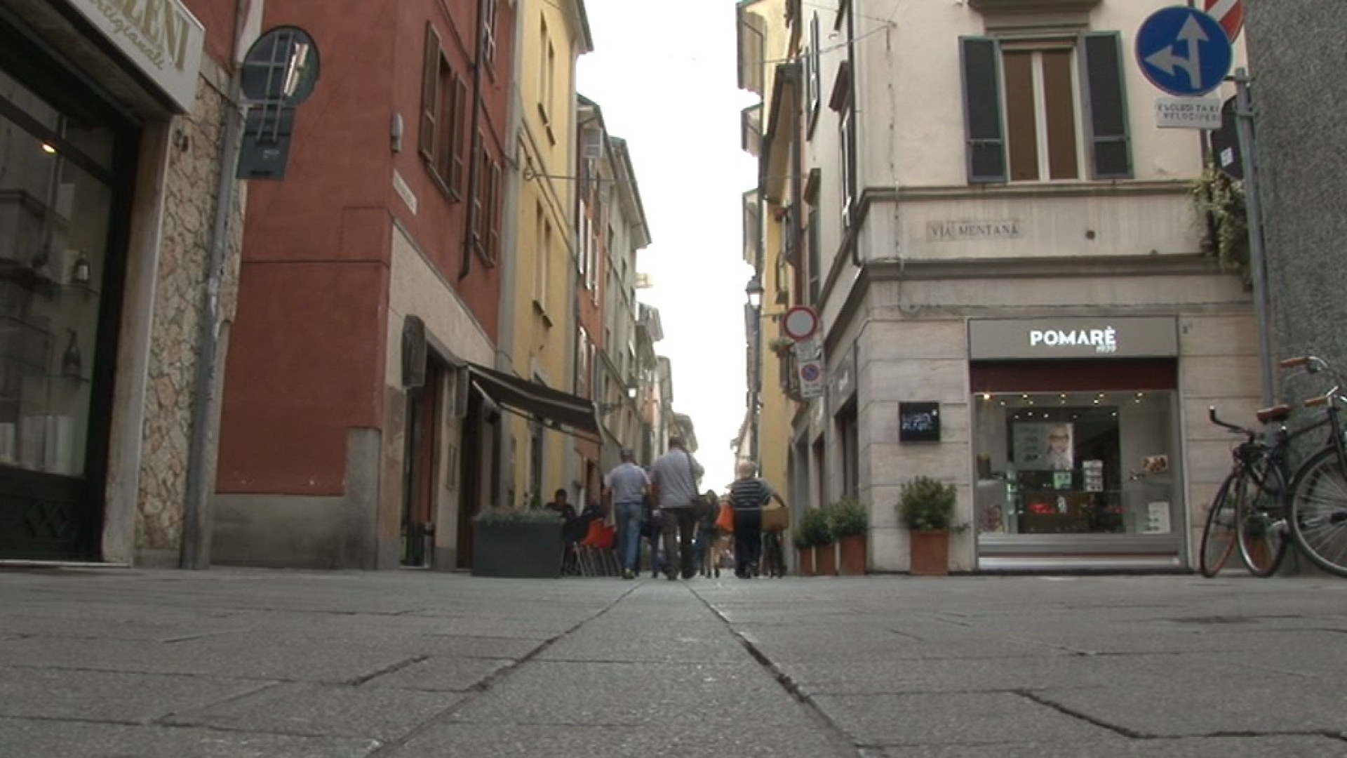 Via Calzolai: 26 attività chiuse, i commercianti: "Negozi storici e altissima qualità"