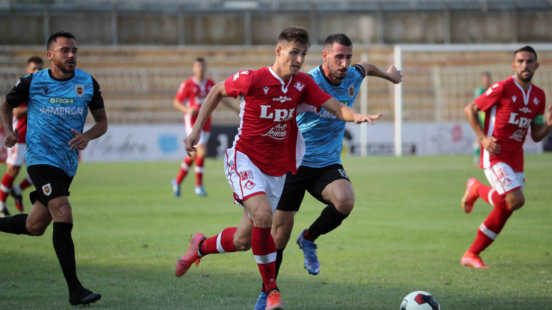 Dubickas dopo 32 partite e 10 gol saluta e va a Pordenone. Piace, Morra e Onisa