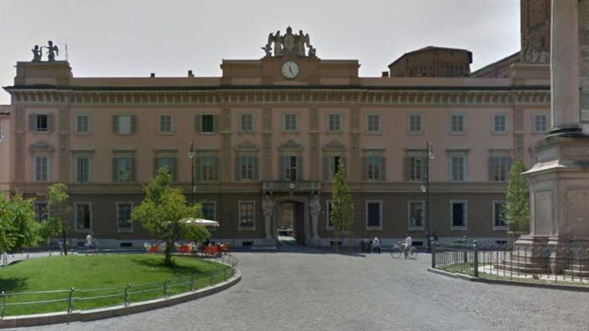 La Diocesi avvia l'iter per togliere l'idoneità al docente sospeso