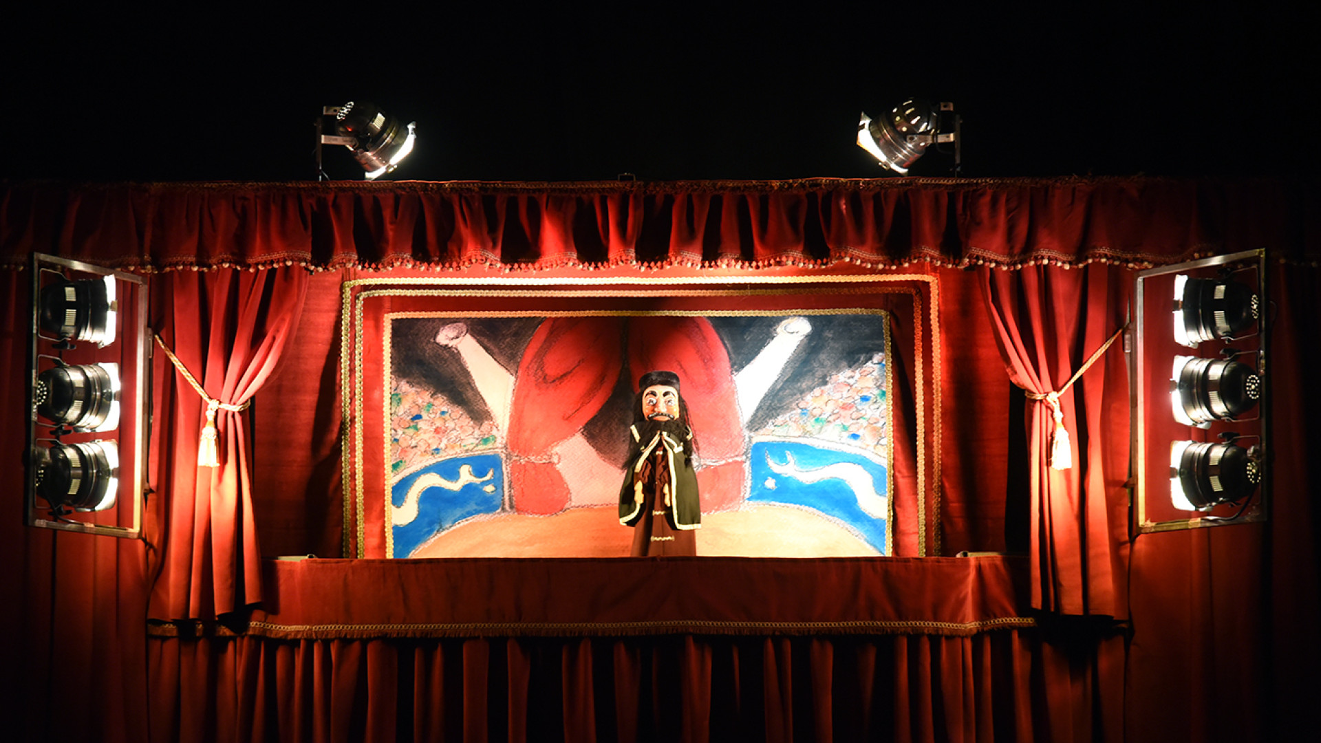 Pinocchio, fiaba senza tempo tra social network e burattini