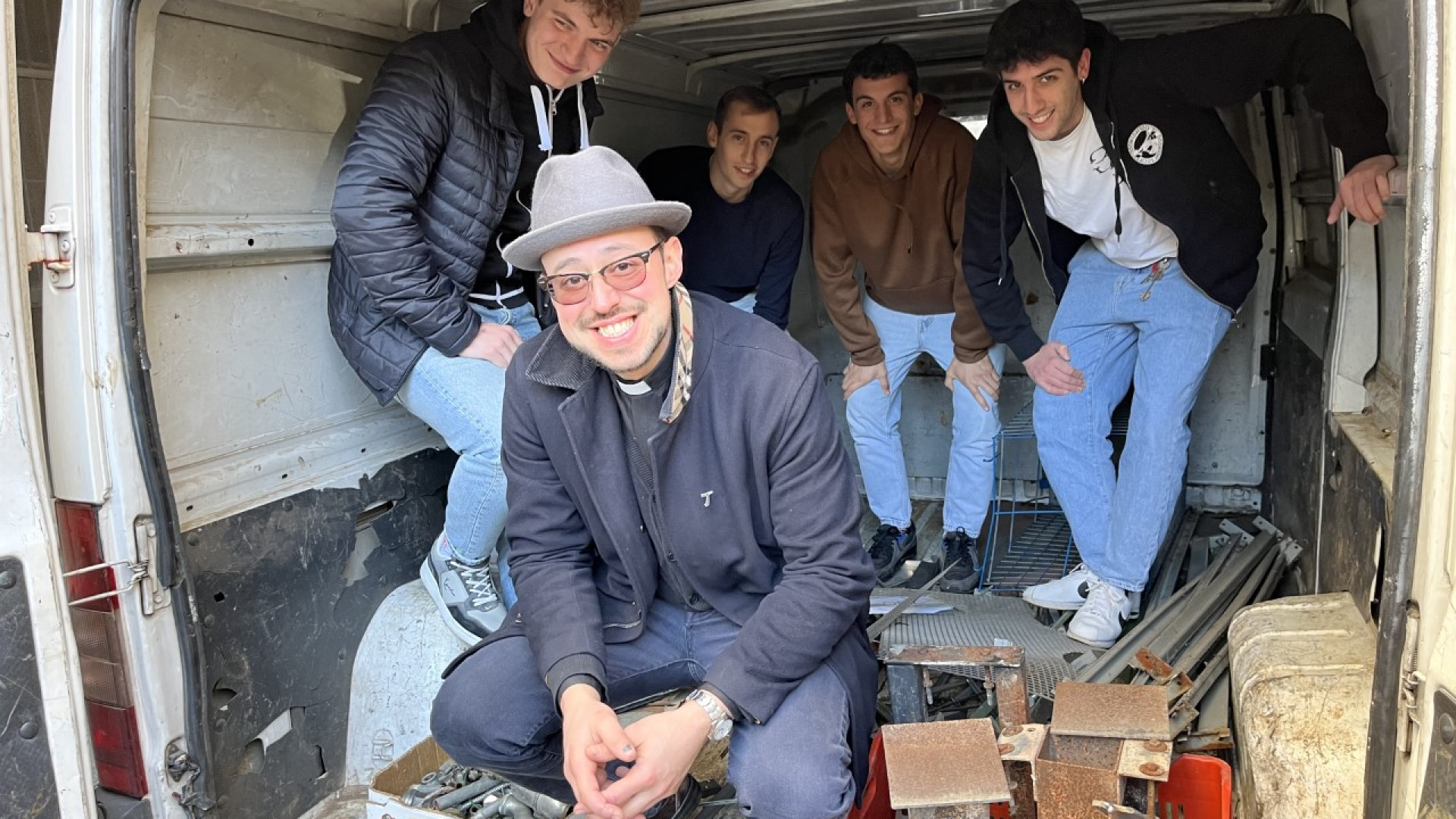 Alla Santissima Trinità raccolta del ferro per portare i ragazzi dal Papa alla Gmg