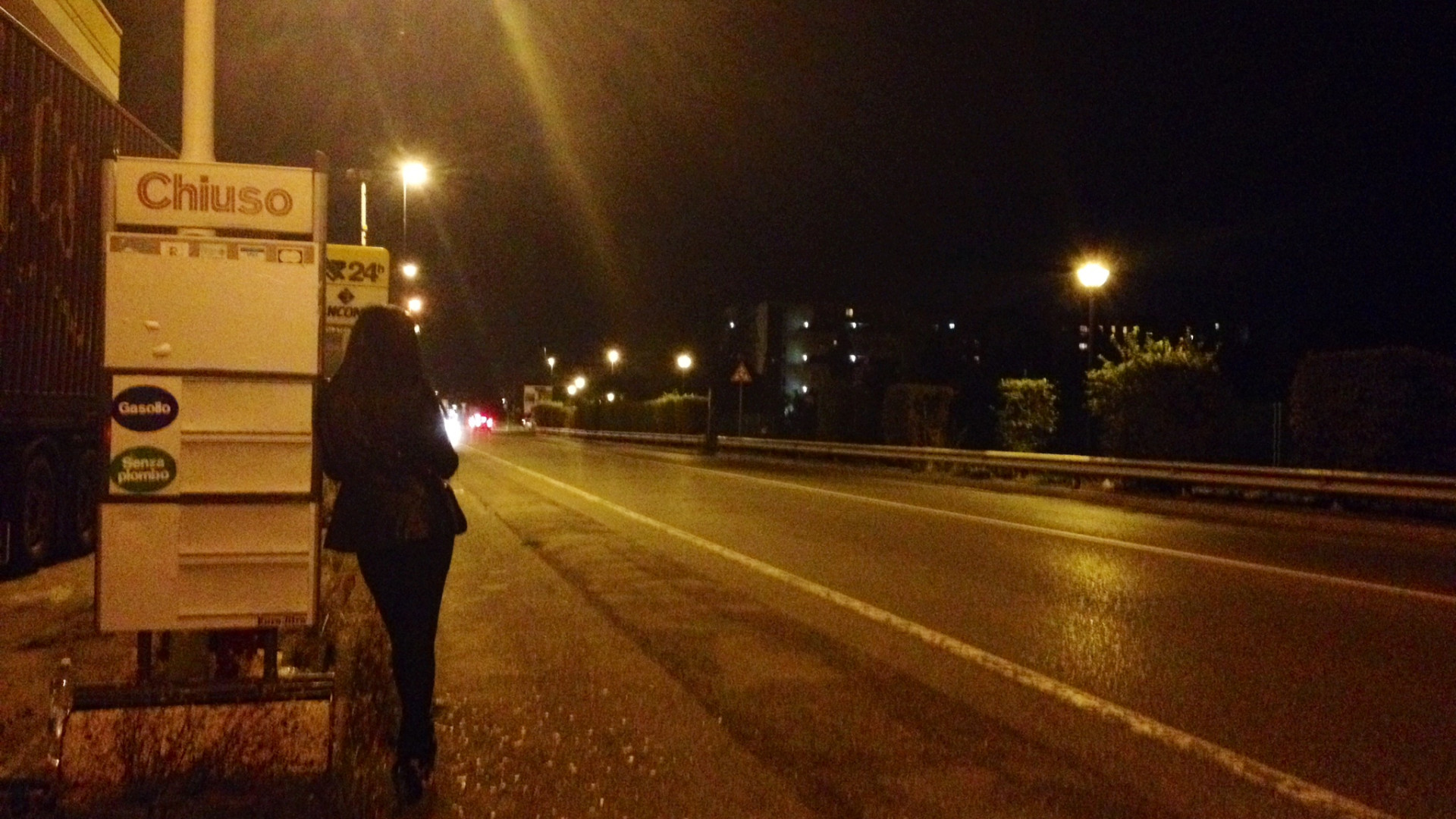 Prostitute sotto casa, allarme in via Colombo: "Aiutateci"