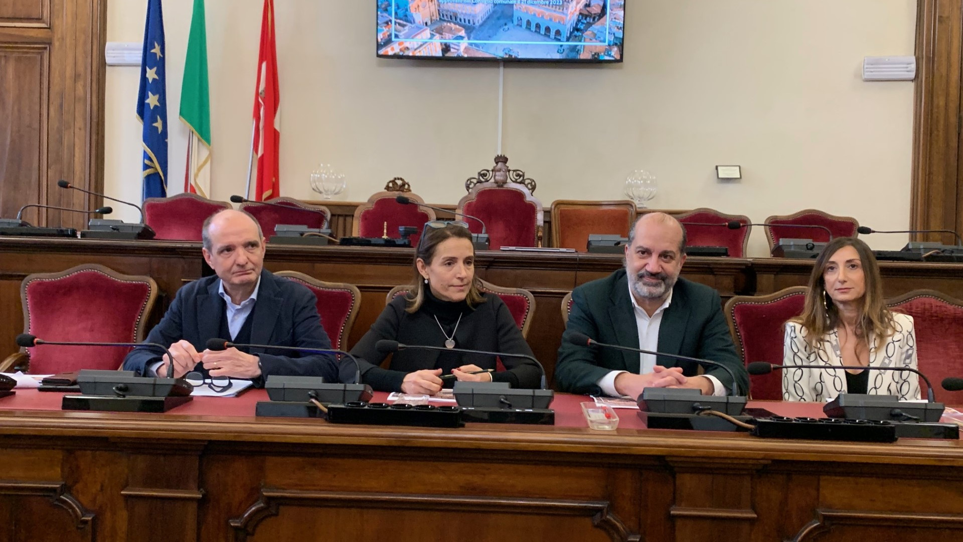 Il bilancio spiegato alla città: "Debito pro capite tra i più bassi, ma pesa la morosità"