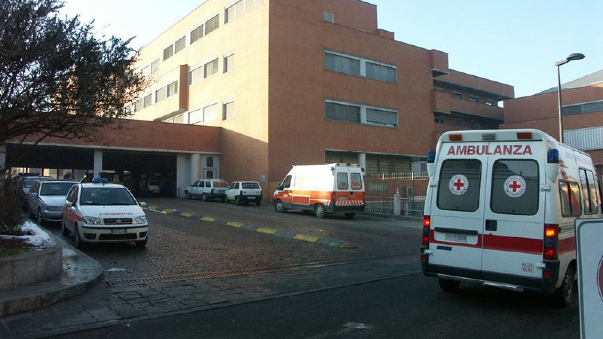 Quarantaseienne piacentino derubato e aggredito da due giovani