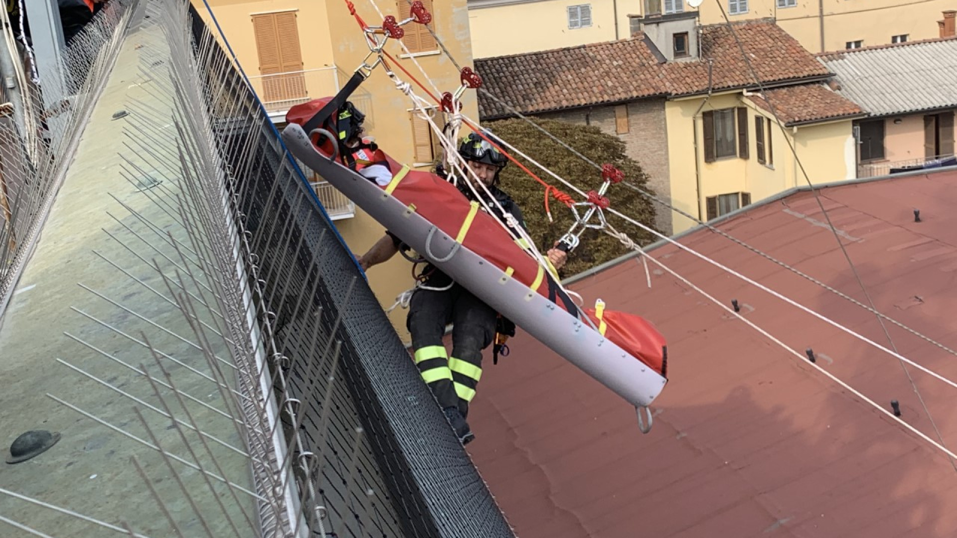 "Esplosione e feriti": arrivano i soccorsi per la maxi esercitazione