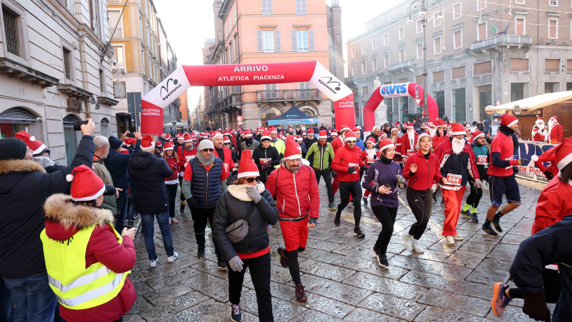 "4 Piazze Running”: corsa in centro storico per atleti e babbi natale