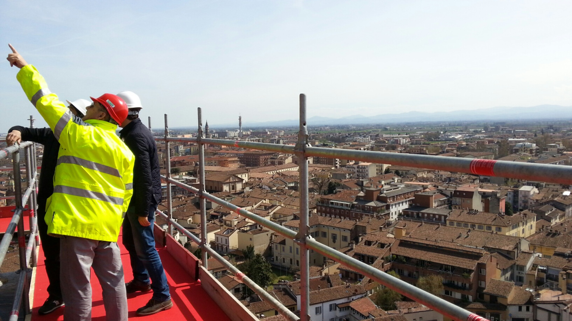Una passeggiata a 55 metri: ecco Piacenza dal campanile del Duomo