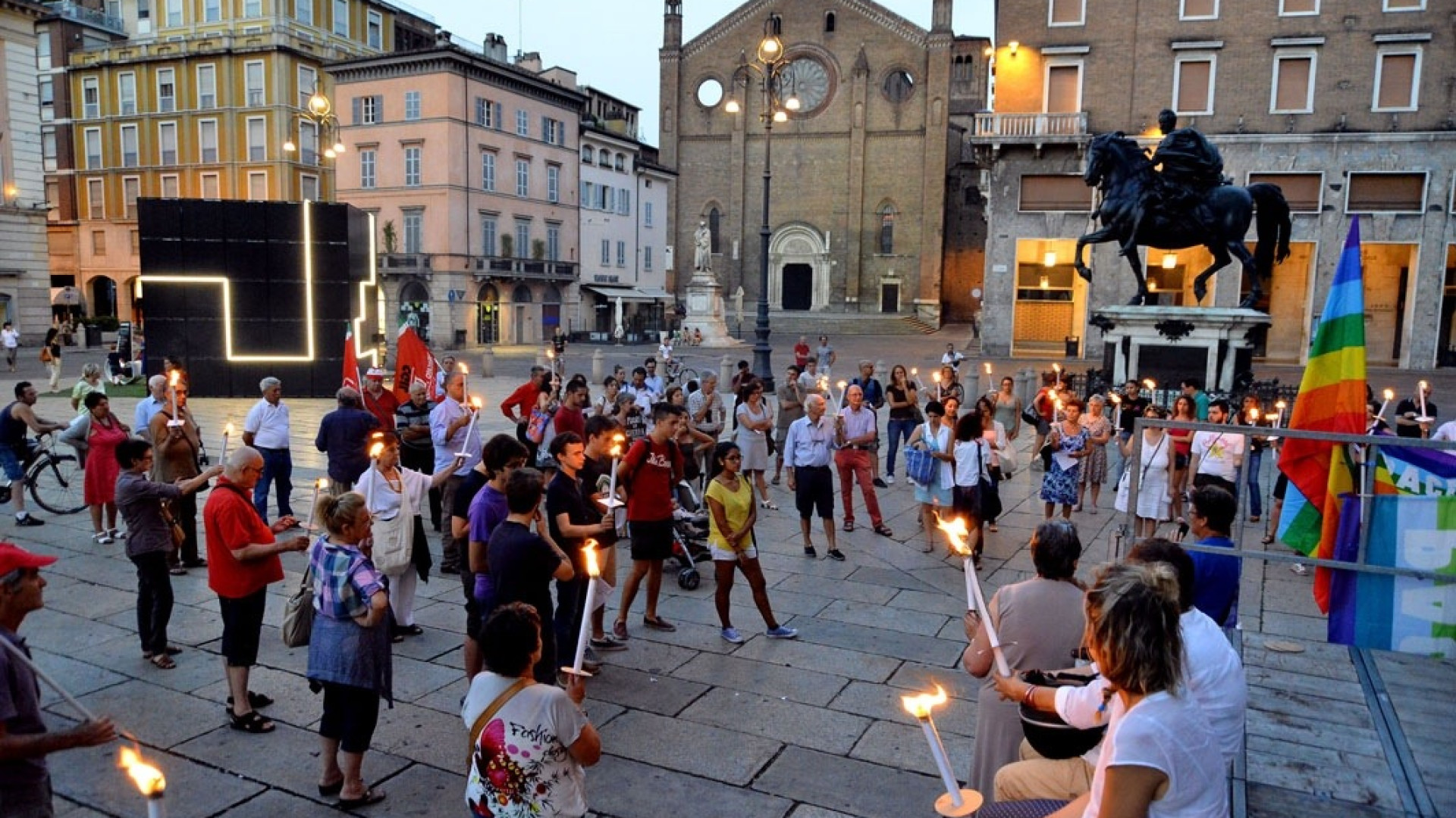 Pace in Medioriente, fiaccolata in piazza Cavalli