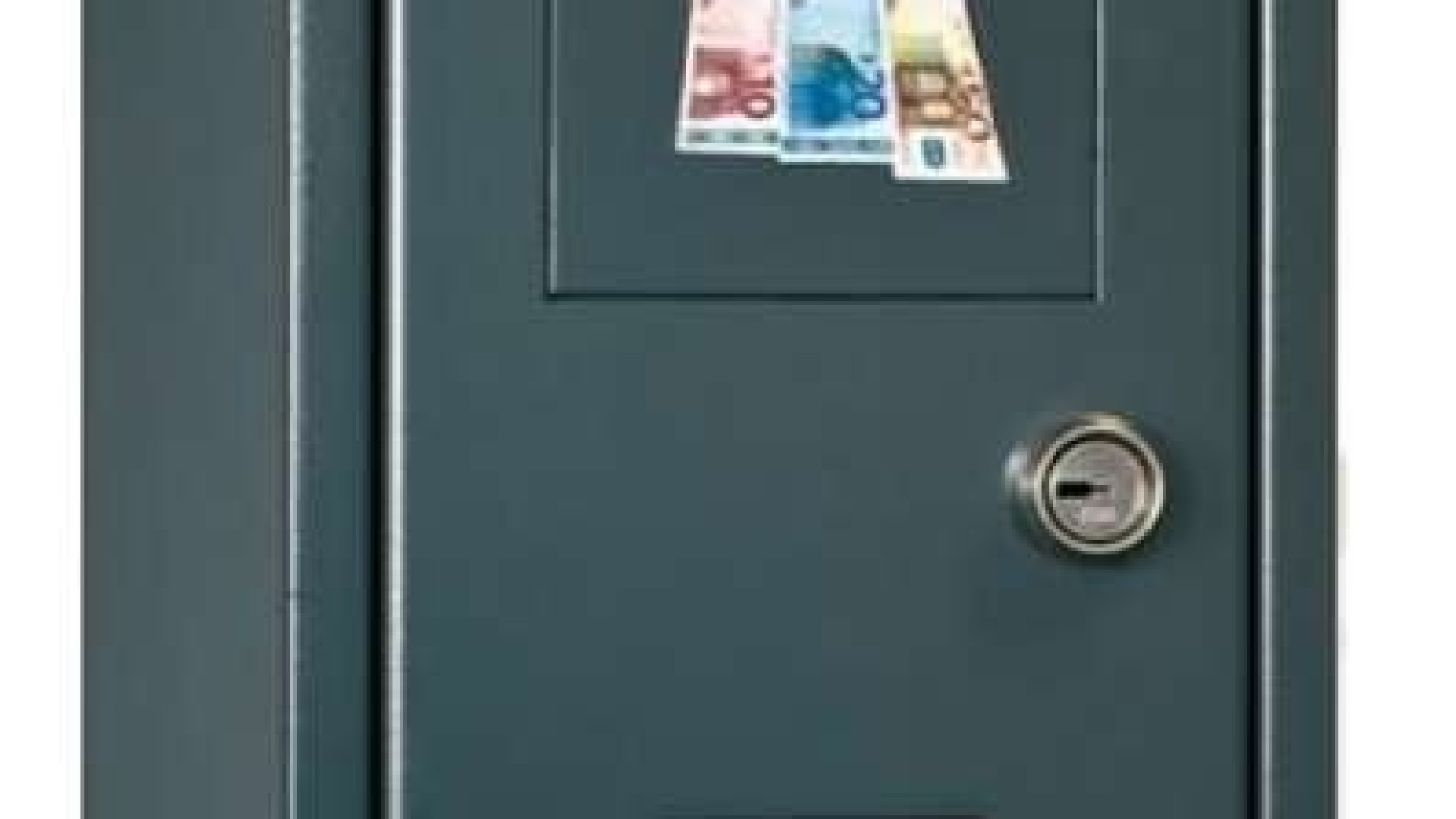 Ladri ancora in azione in un bar, sparisce la macchina cambiamonete