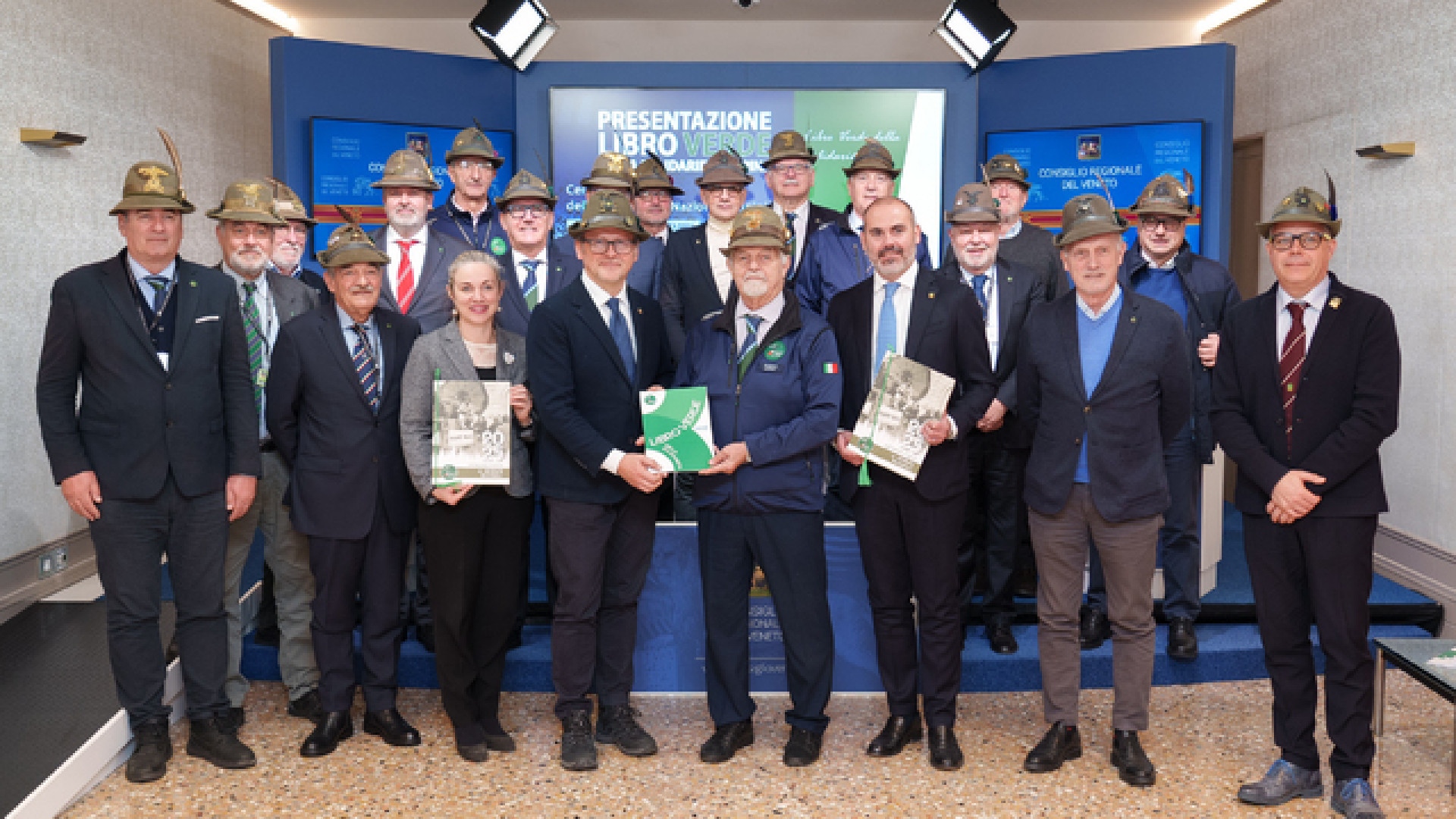 CRV - Libro Verde Solidarietà Alpina, Ciambetti: “Dimostrazione silenziosa della solidarietà”
