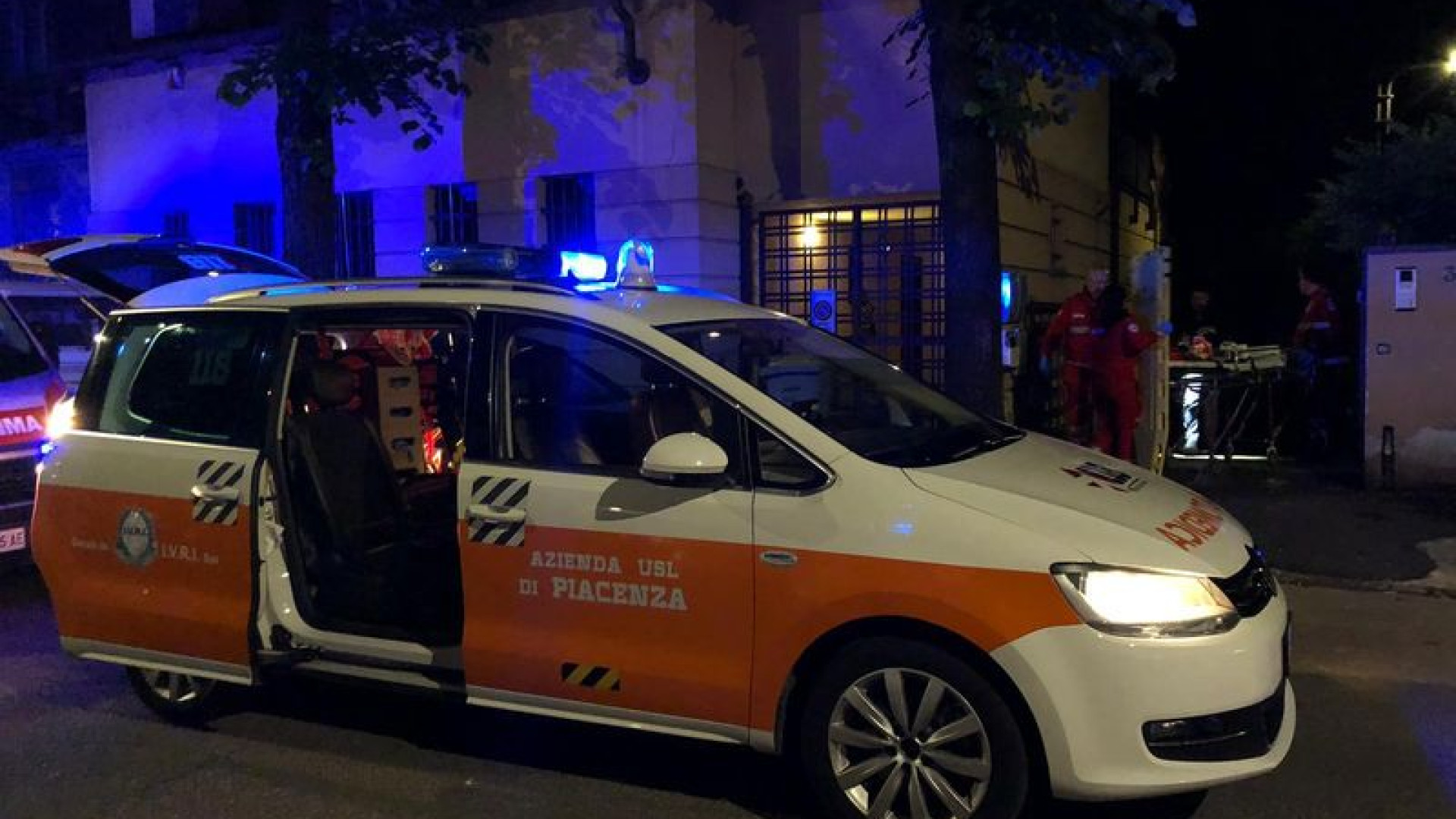 Cade da due metri durante le acrobazie del parkour: 14enne batte la testa