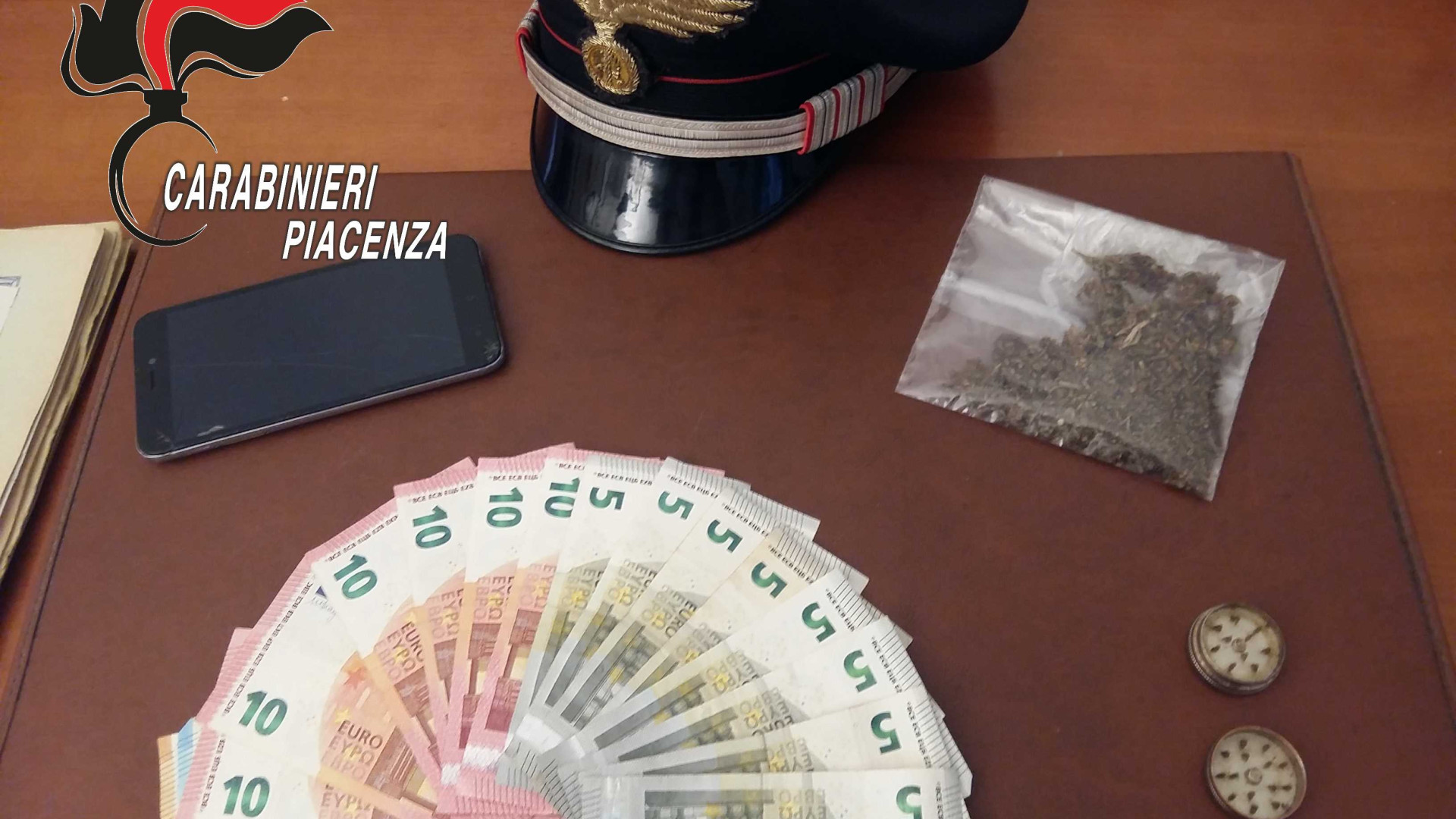 Droga nel giubbotto: ennesimo arresto ai giardinetti di via Calciati