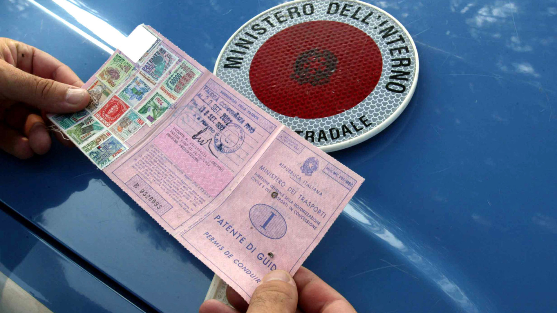 Nottata di controlli: tre patenti ritirate e una maxi-multa da 5.500 euro