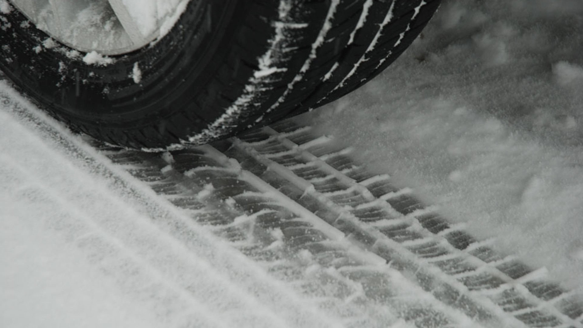 Da dicembre obbligo di pneumatici da neve o catene a bordo. Fino al 15 aprile